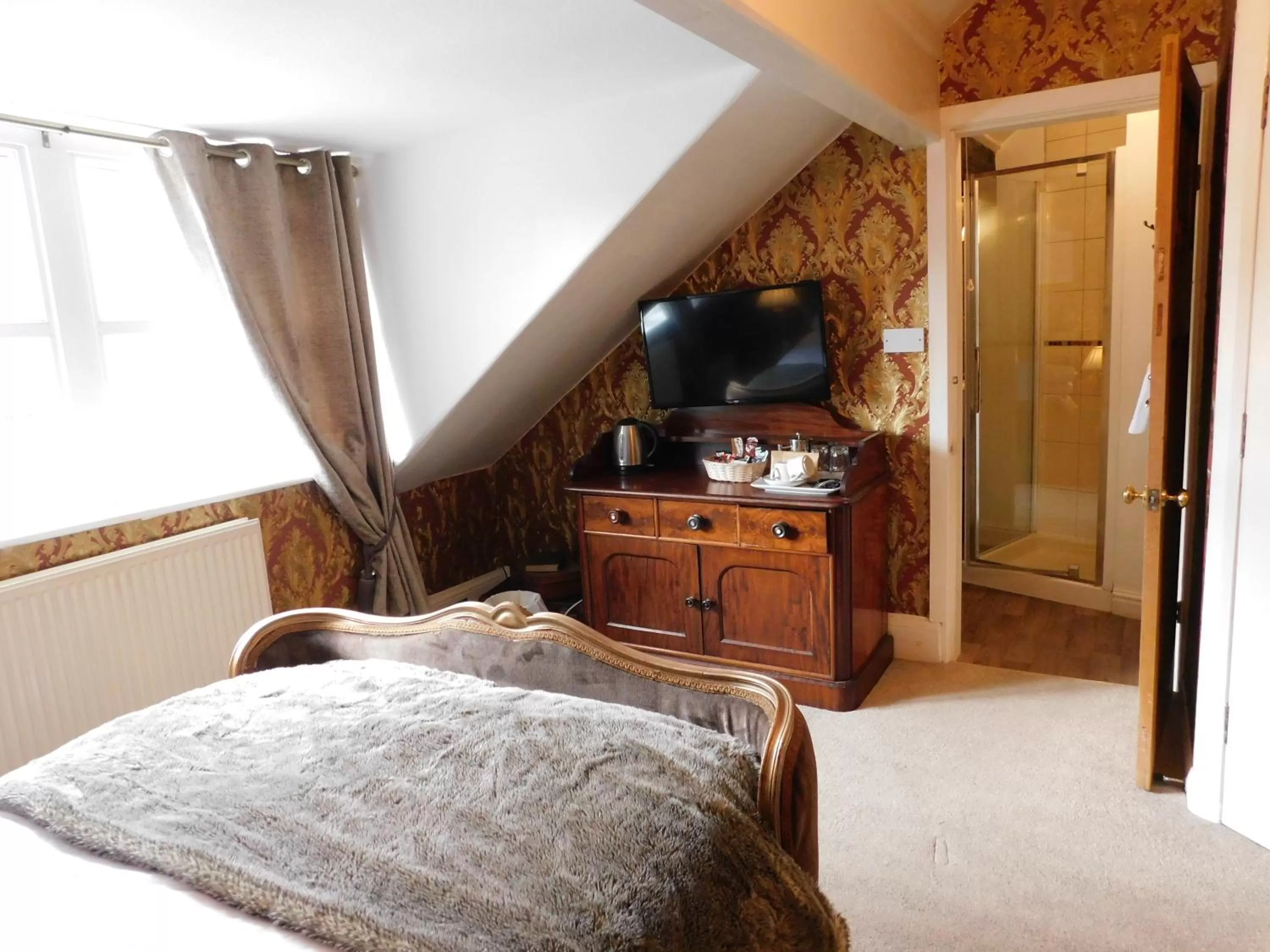 Bed in The Old Registry guest house