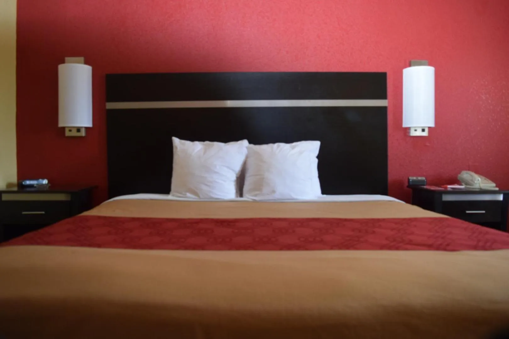 King Room - Non-Smoking in Econo Lodge Jonesboro