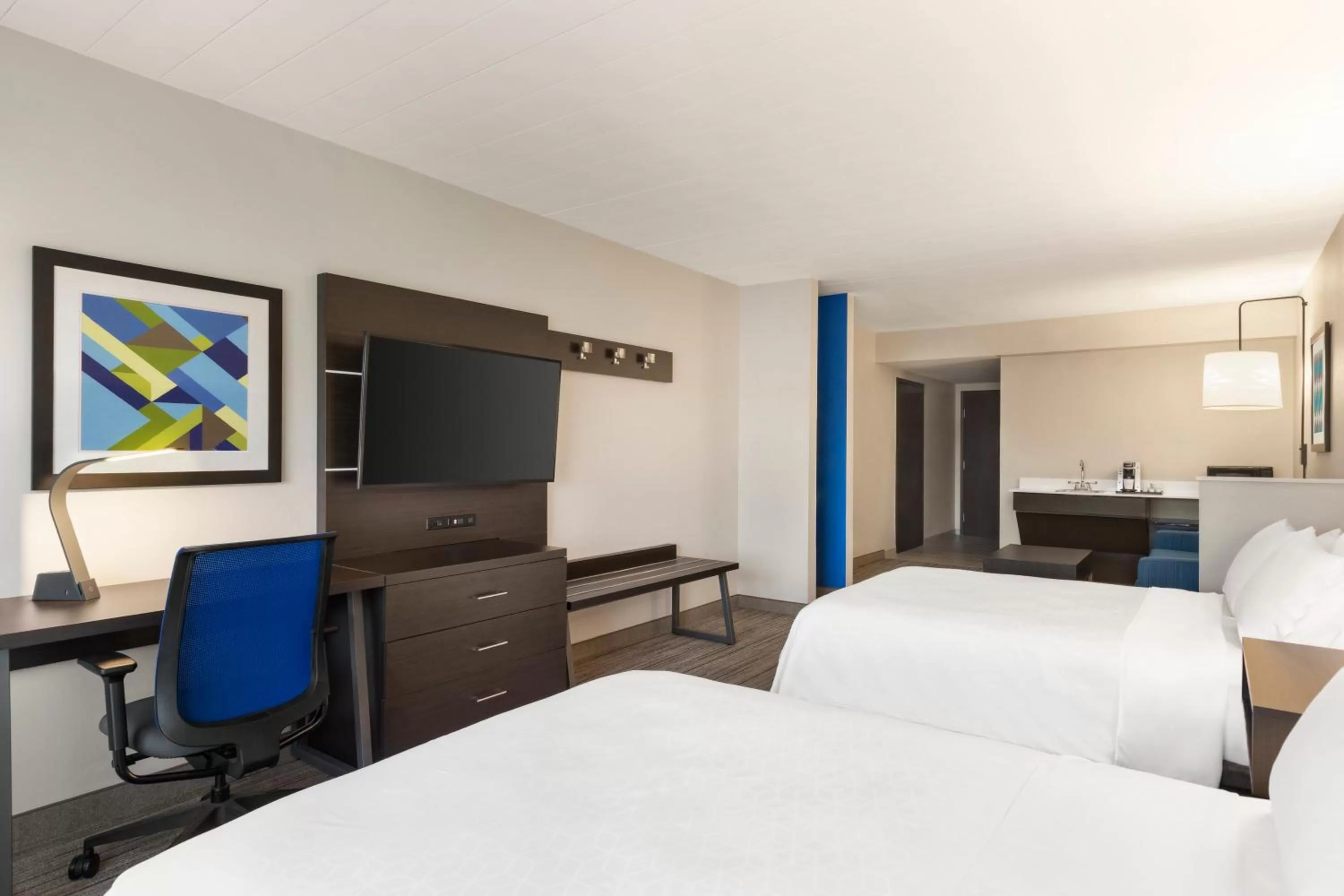 Photo of the whole room, Bed in Holiday Inn Express Hotel & Suites Fort Myers East - The Forum by IHG