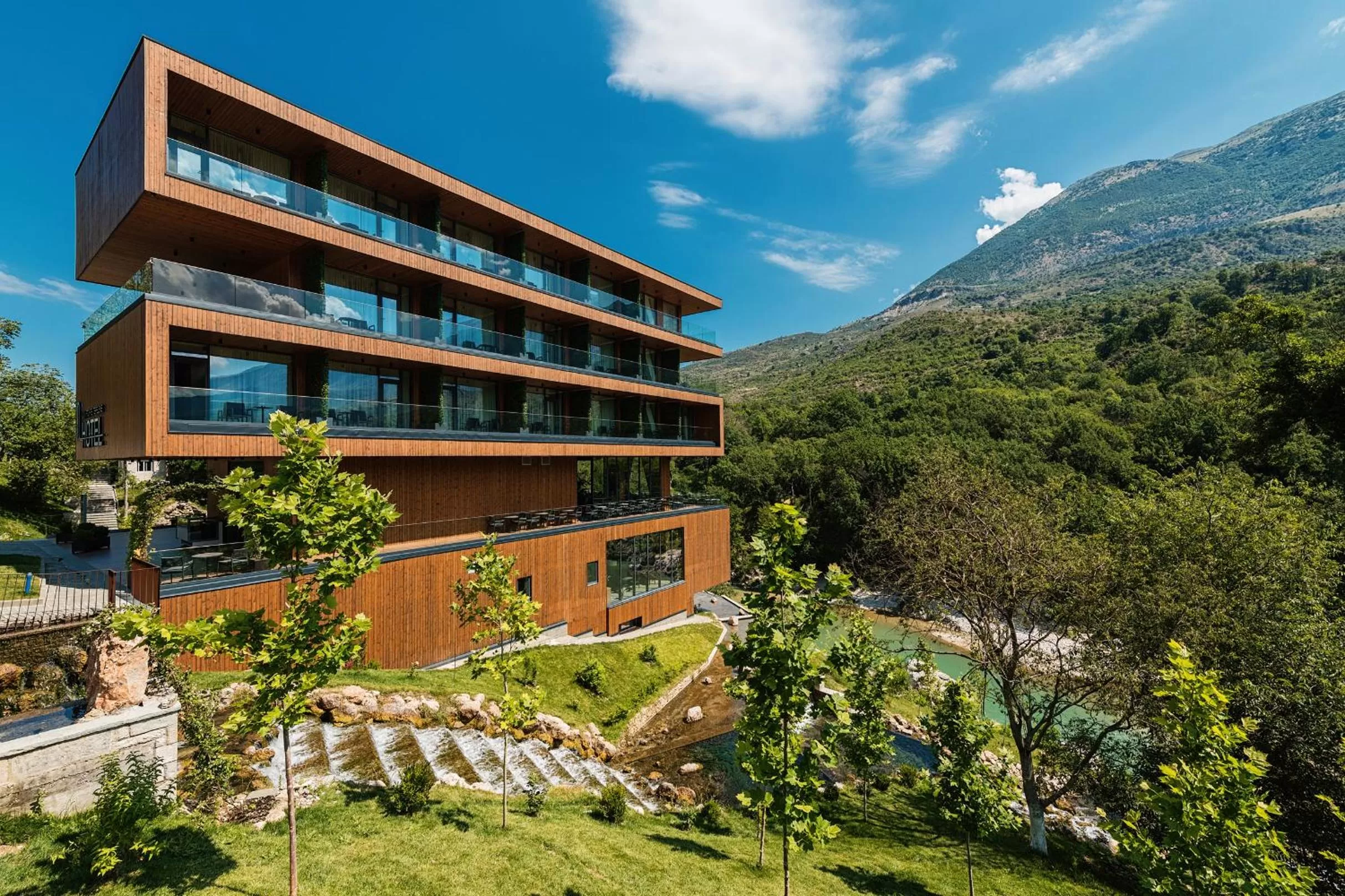 Property building in Hotel Uji Ftohte Tepelene