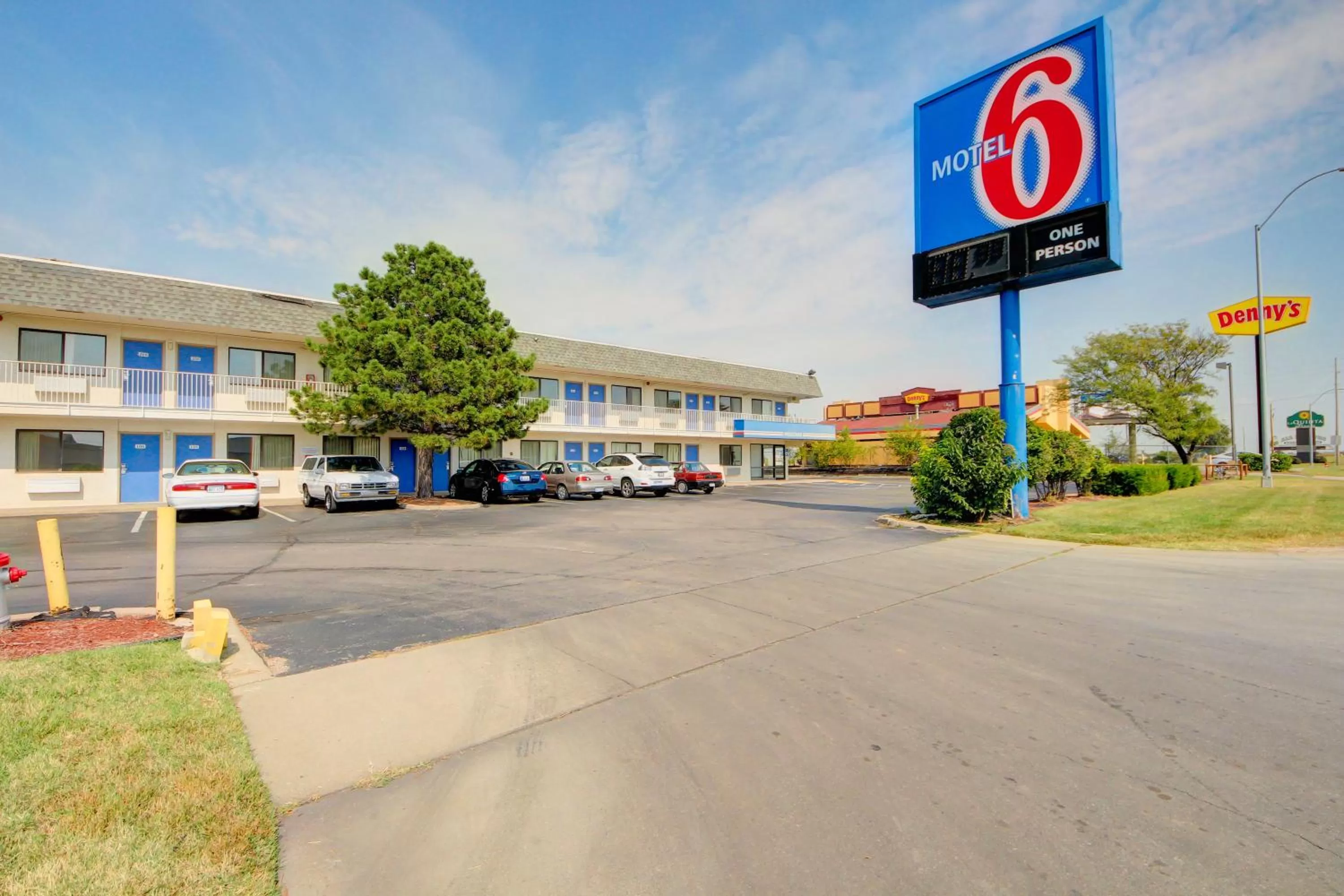 Property building in Motel 6-Wichita, KS - AIRPORT