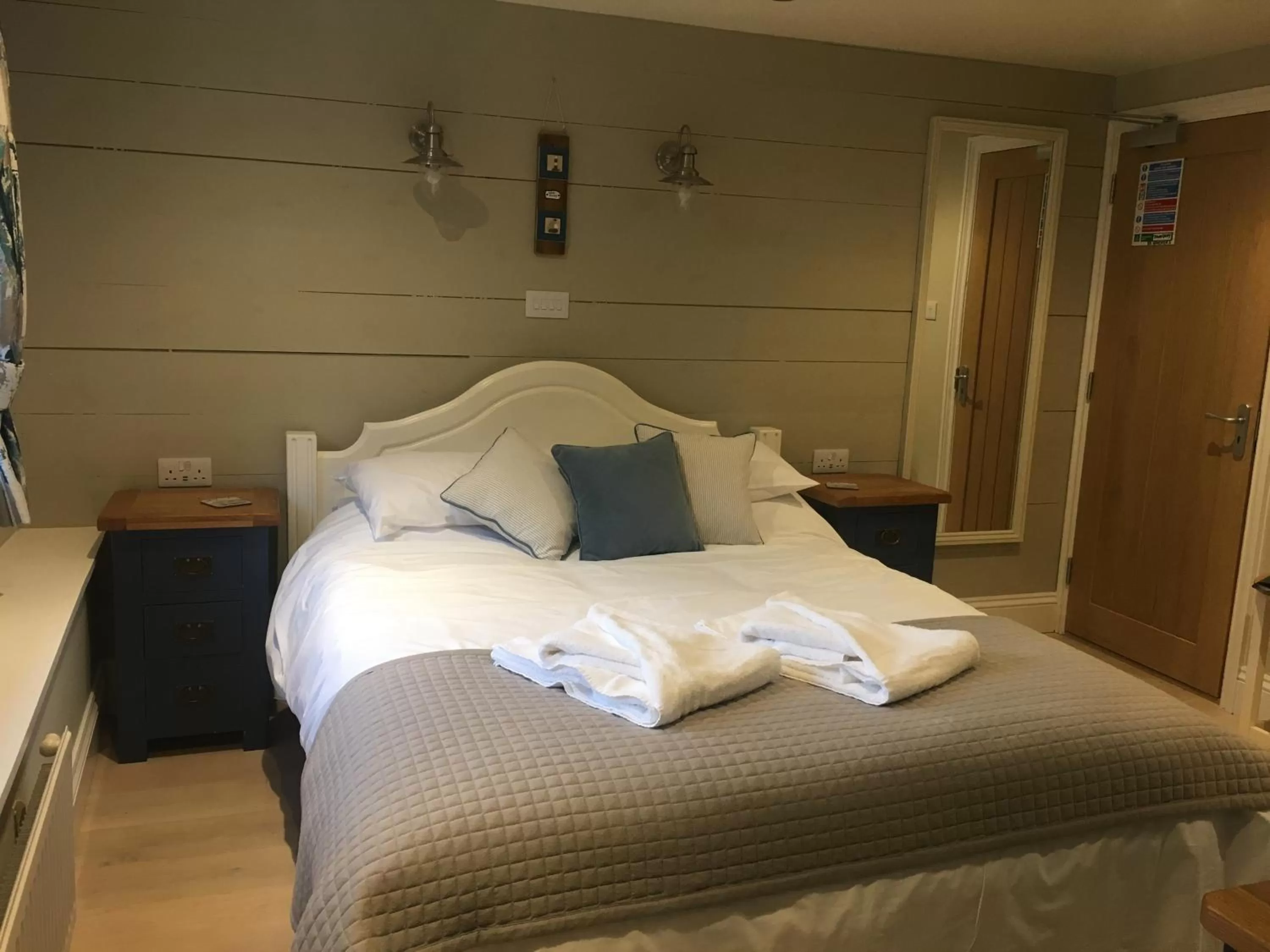 Bed in The Galleon Inn