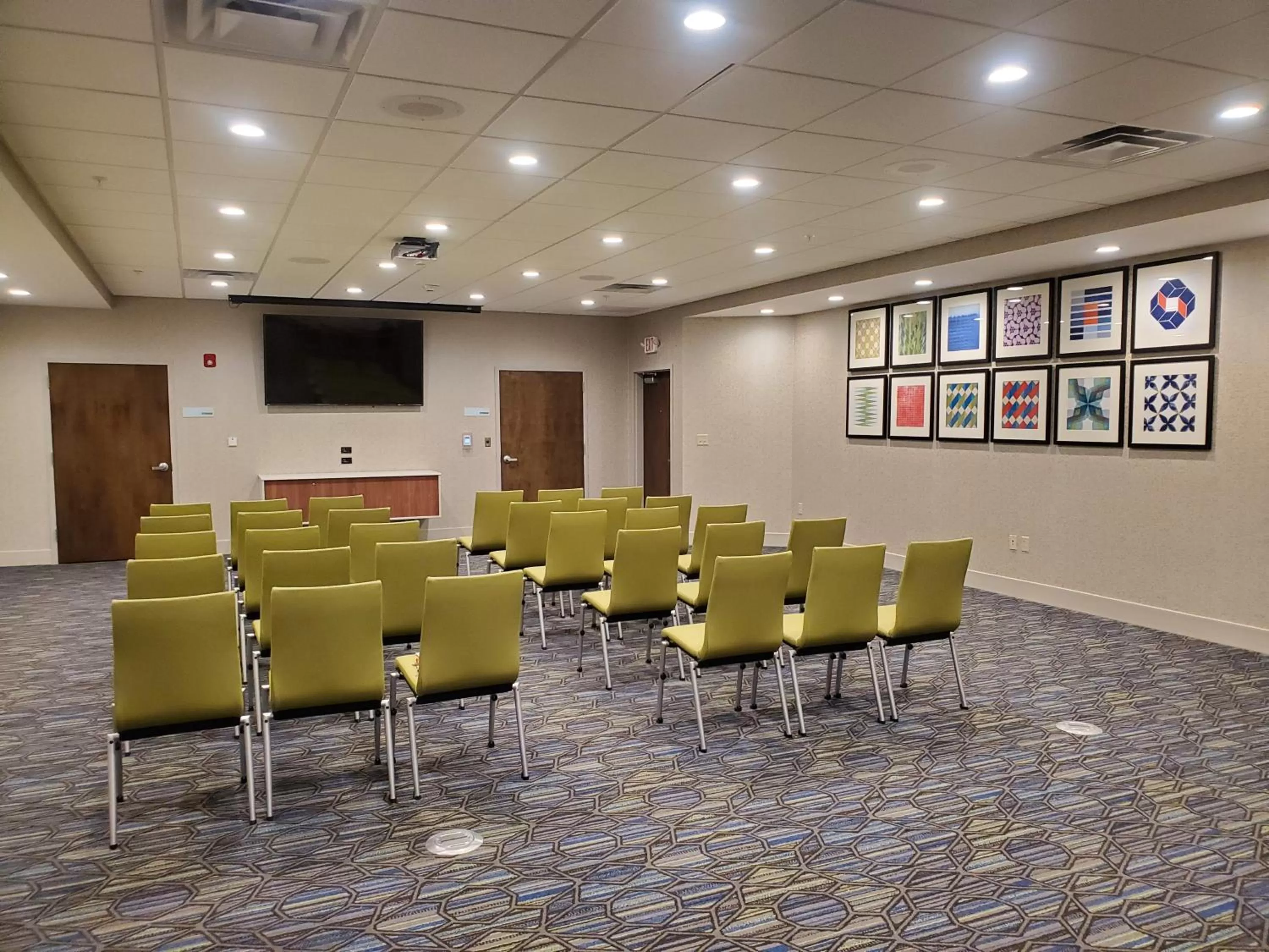 Meeting/conference room in Holiday Inn Express & Suites Sandusky by IHG