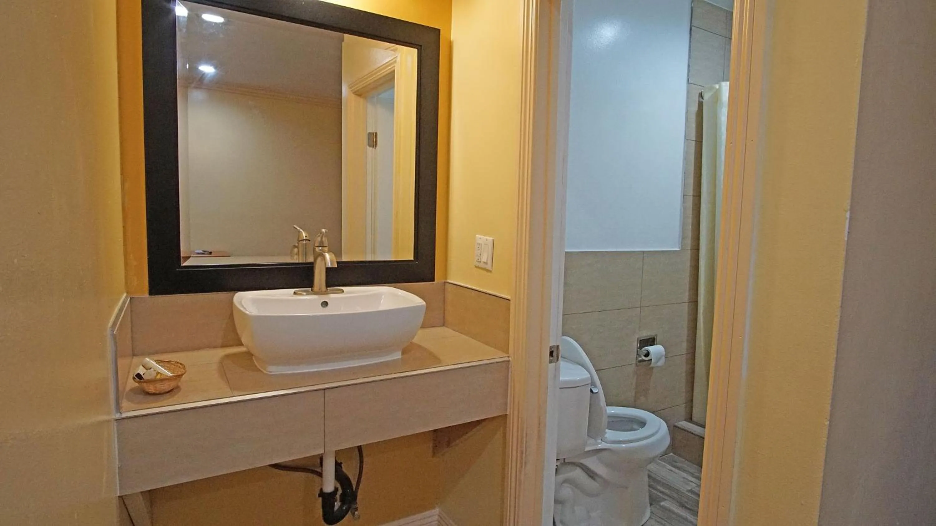 Rosa Bell Motel - Los Angeles