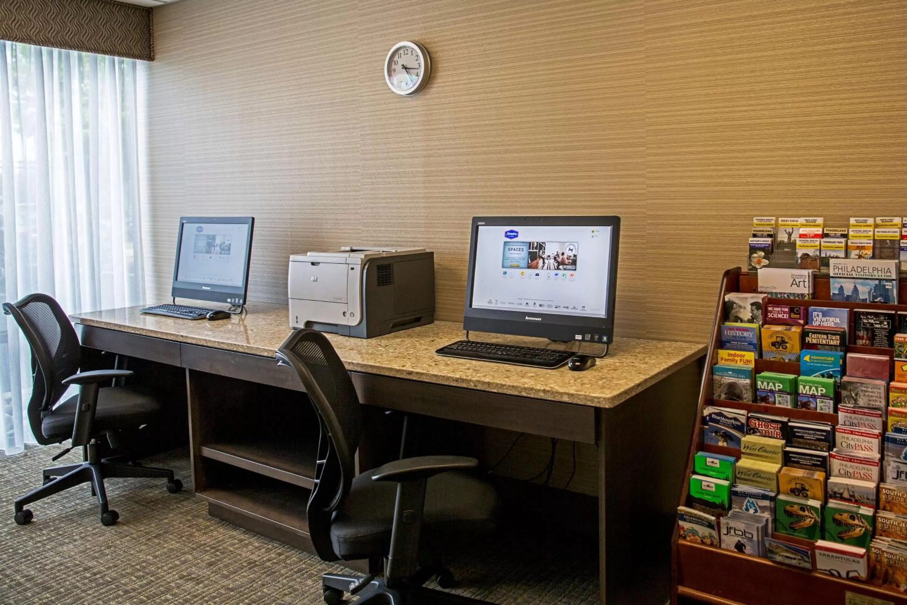 Business facilities in Hampton Inn Philadelphia-Airport