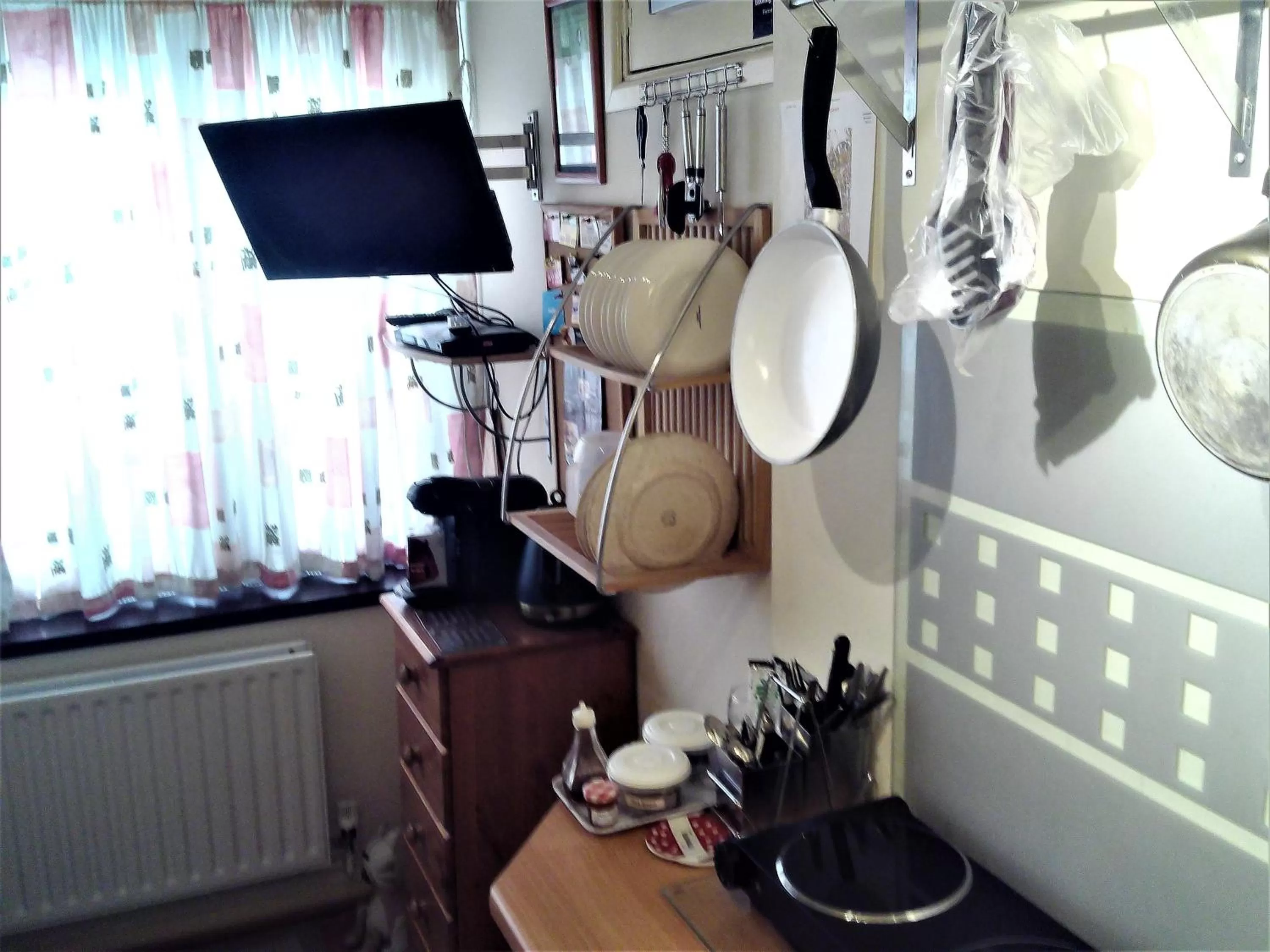 TV and multimedia, TV/Entertainment Center in Mike & Carolyn Ball B&B