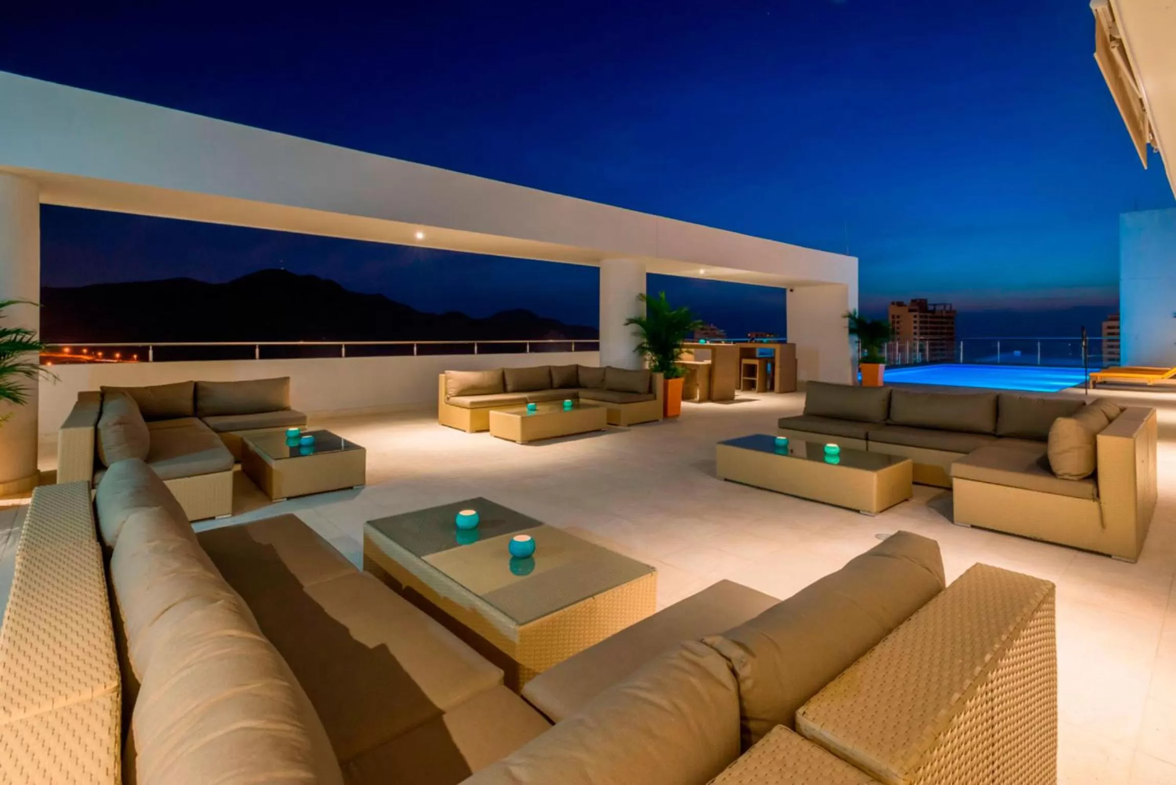 Swimming pool in Best Western Plus Santa Marta Hotel