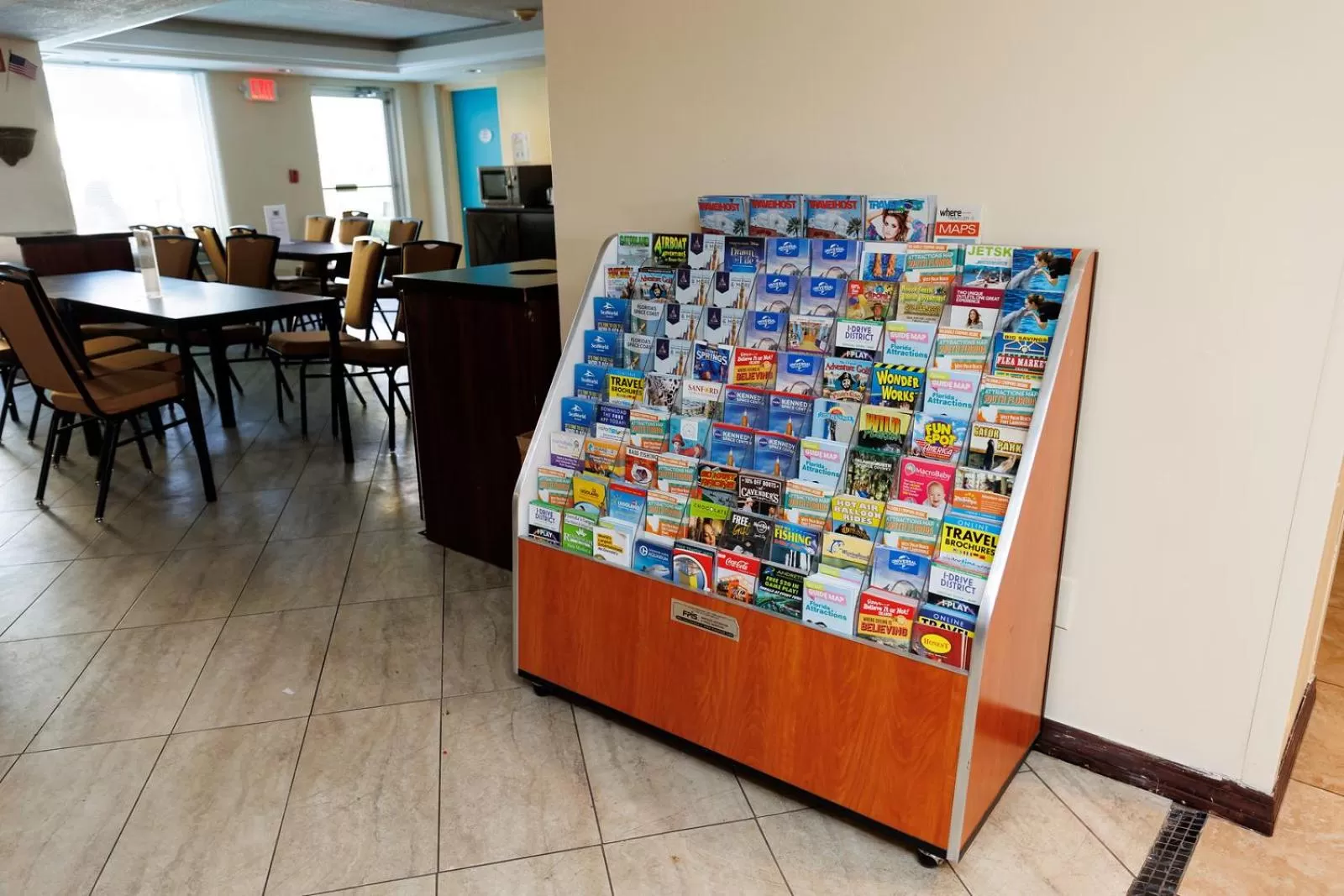 Breakfast in Garnet Inn & Suites, Orlando