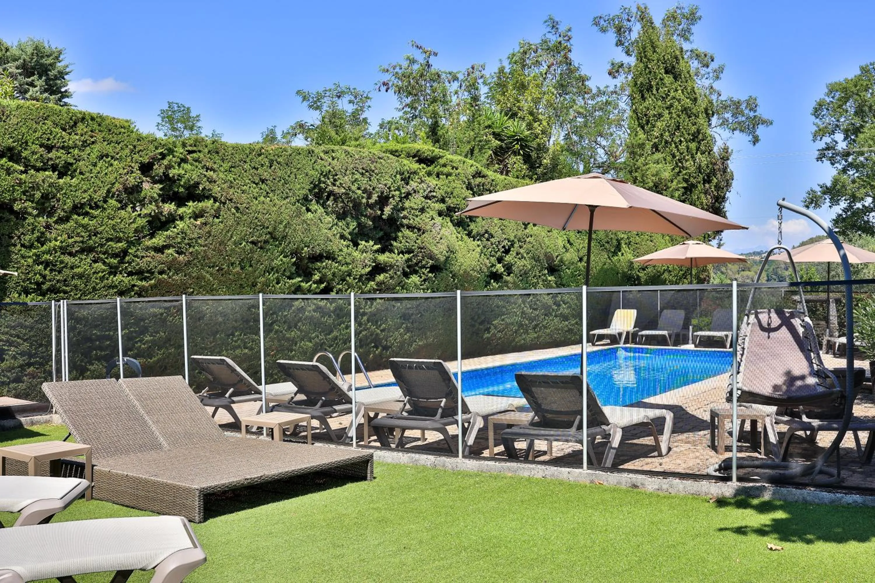 Pool view in Hotel Cayrons Vence & St Paul de Vence