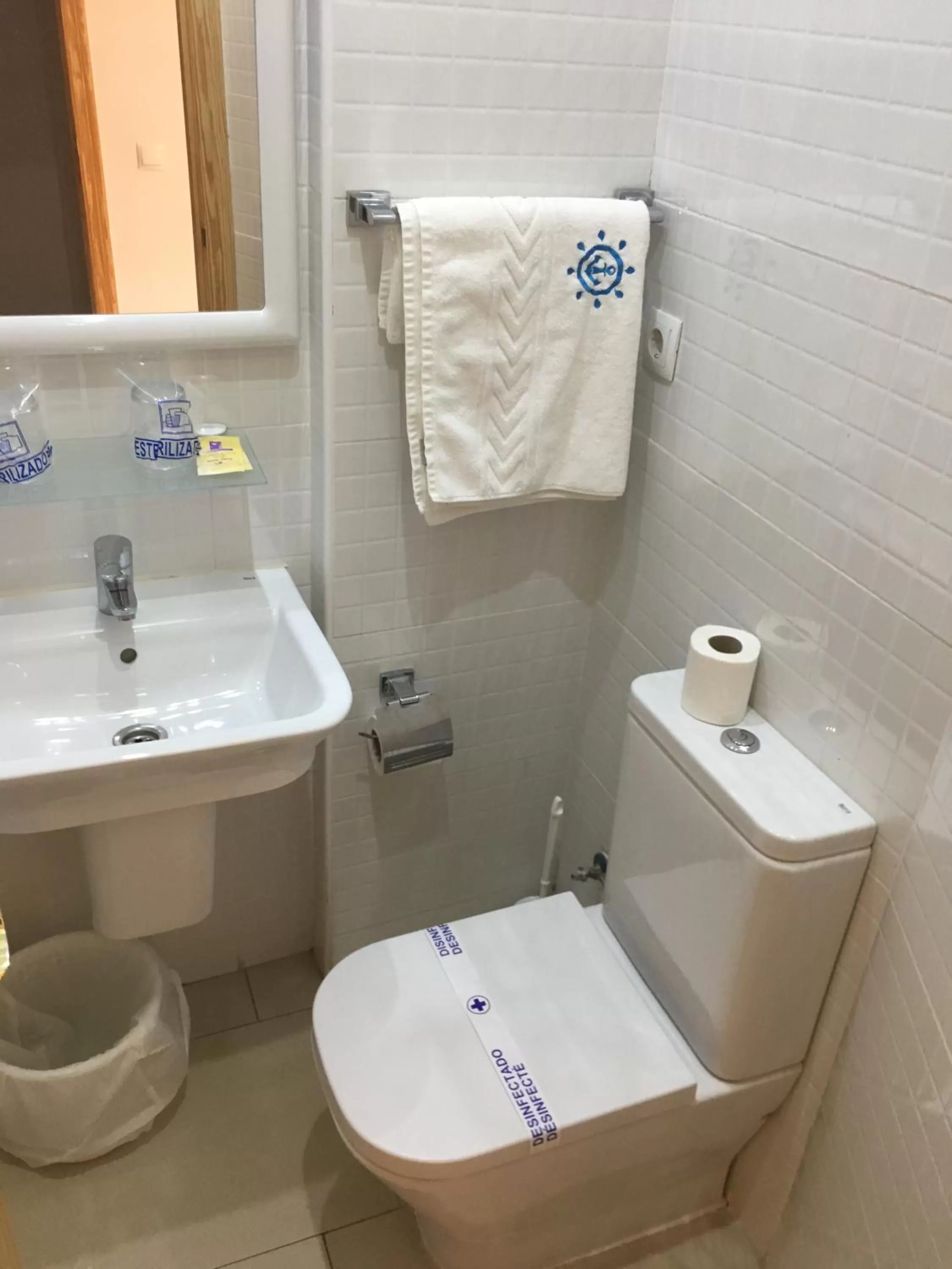 Bathroom in Hotel Marítimo Urban