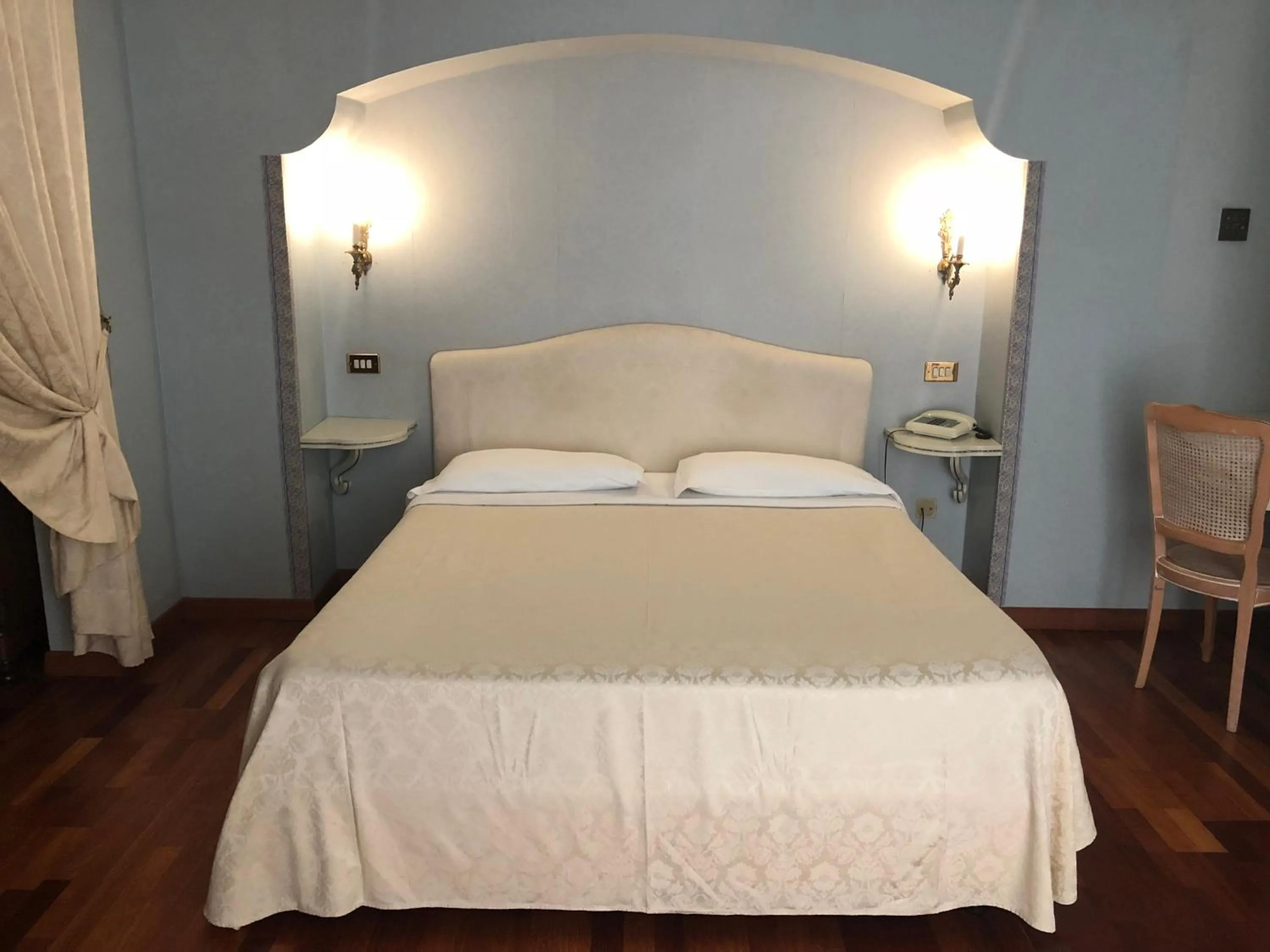 Bed in Grande Albergo Quattro Stagioni