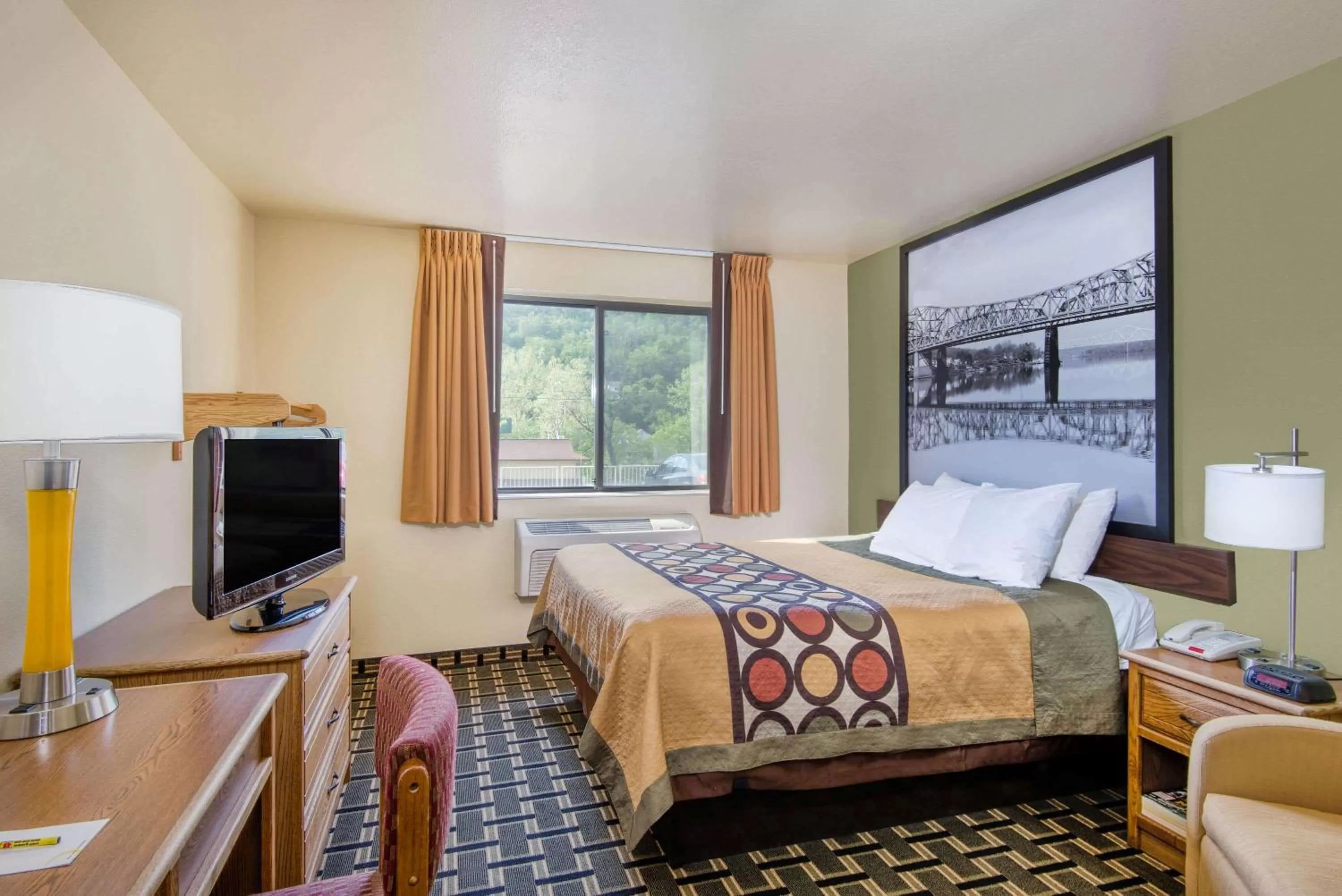 Photo of the whole room, Bed in Super 8 by Wyndham Wheeling WV