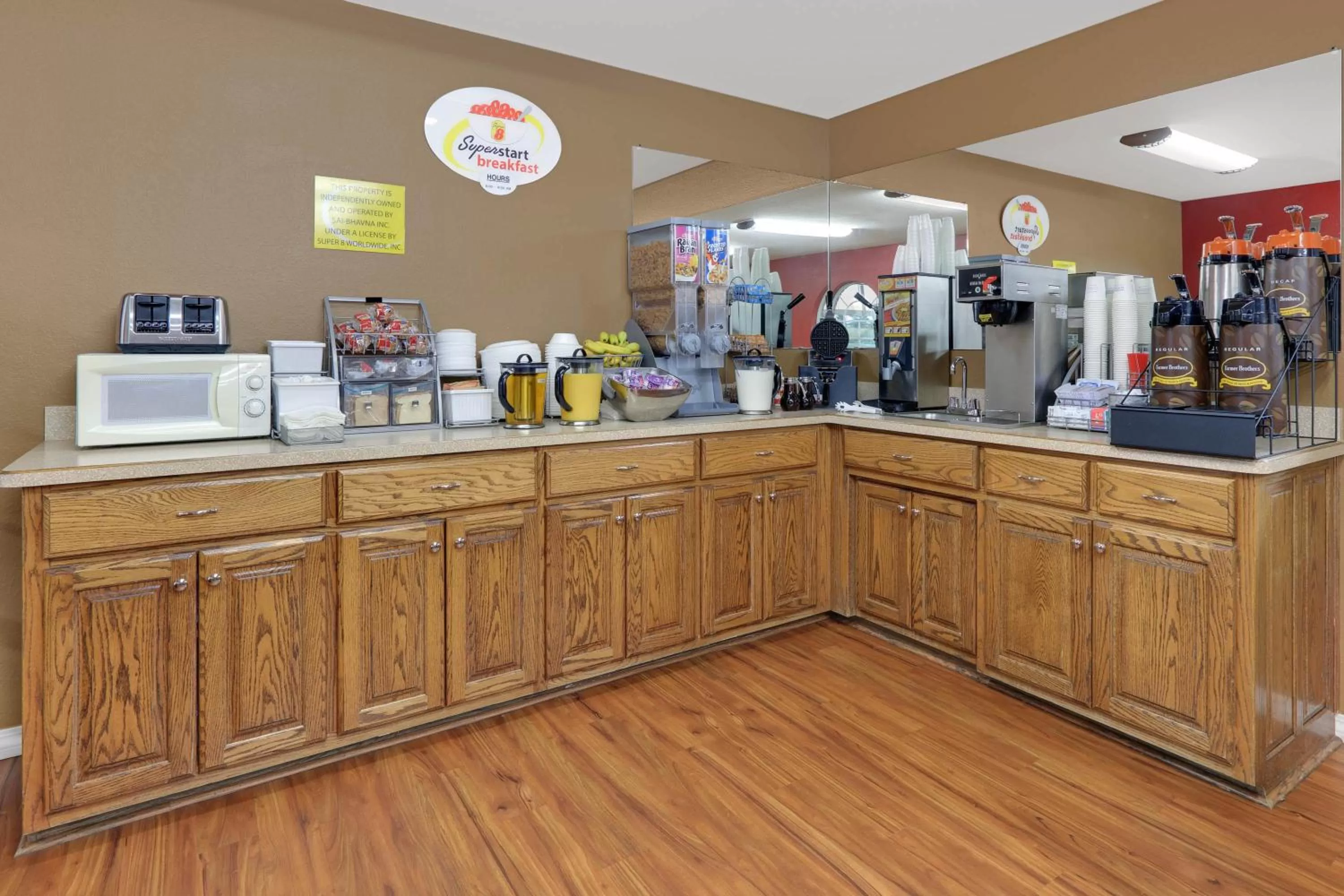 Coffee/tea facilities in Super 8 by Wyndham Big Cabin/Vinita Area