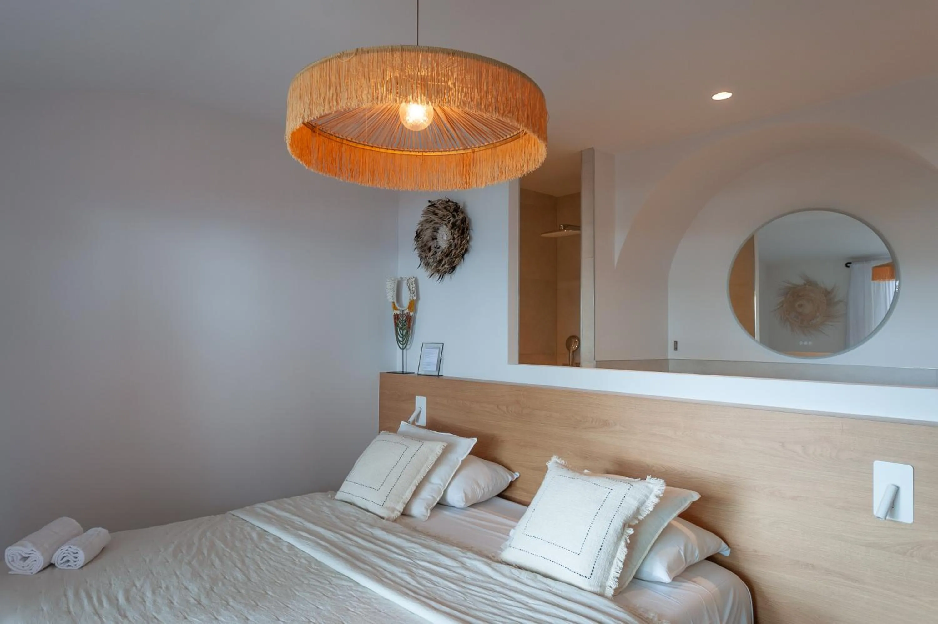 Shower, Bed in Résidence Marina Di Santa Giulia