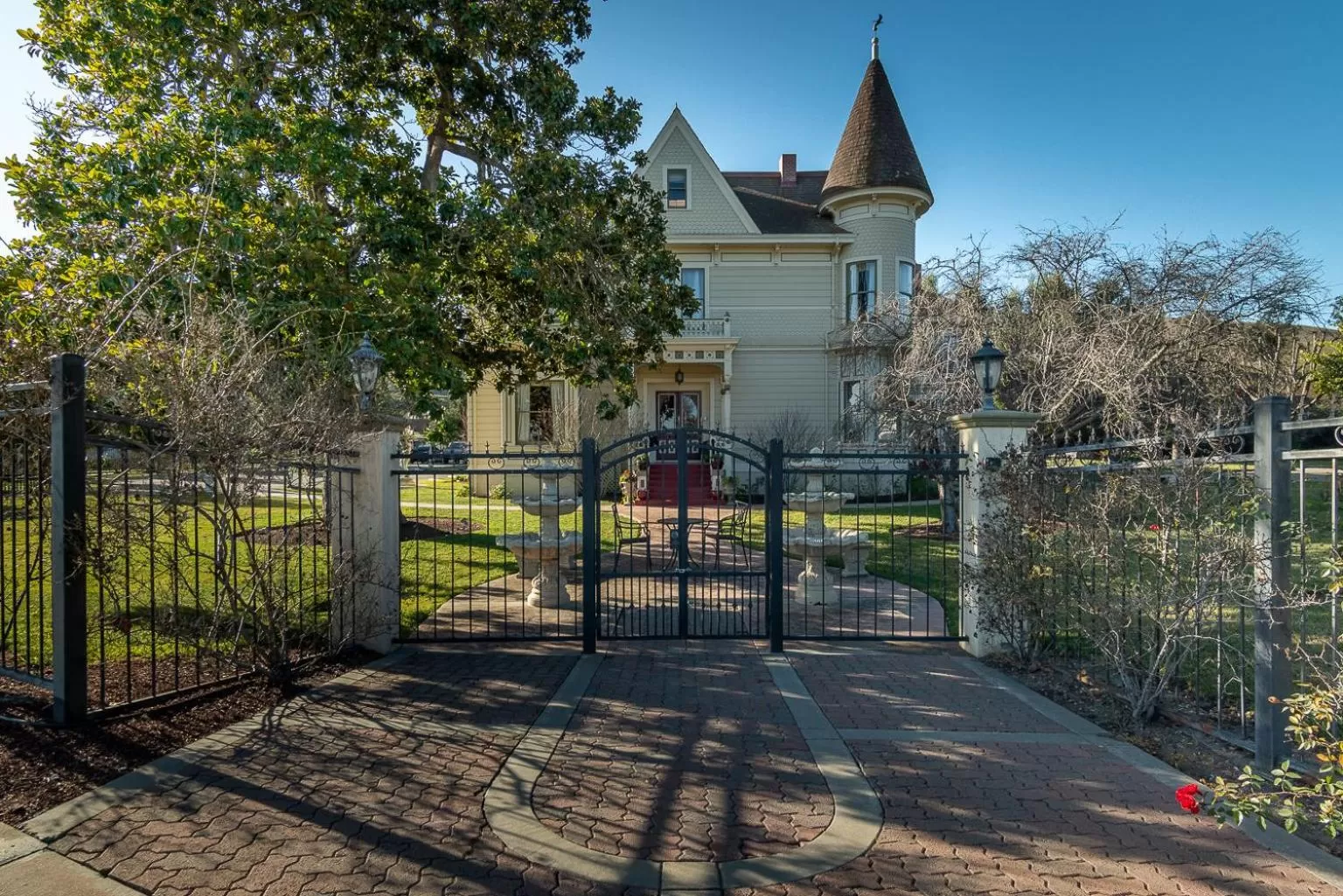 Property building in Chateau Coralini