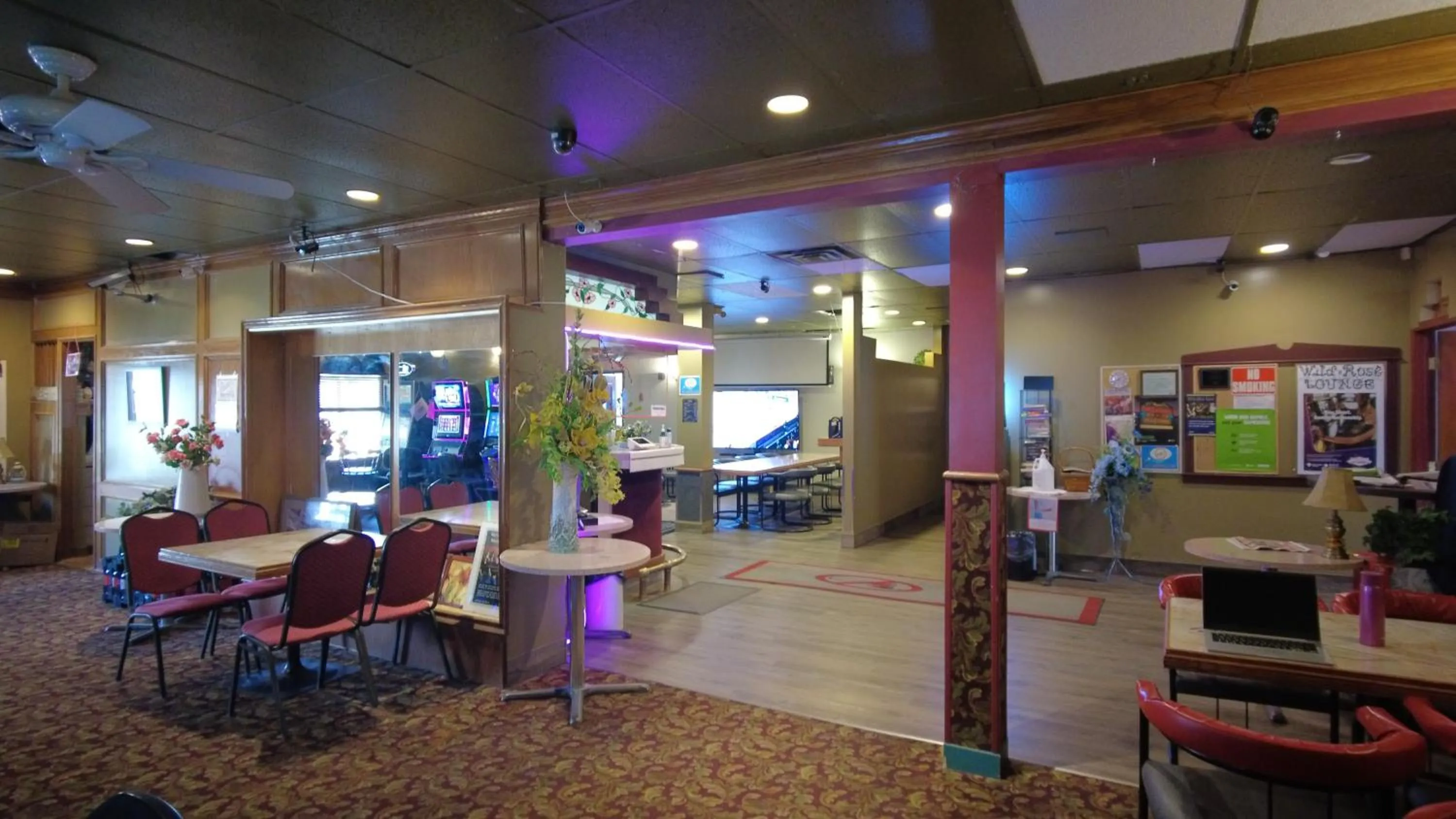 Lounge or bar in Sundre Motor Inn