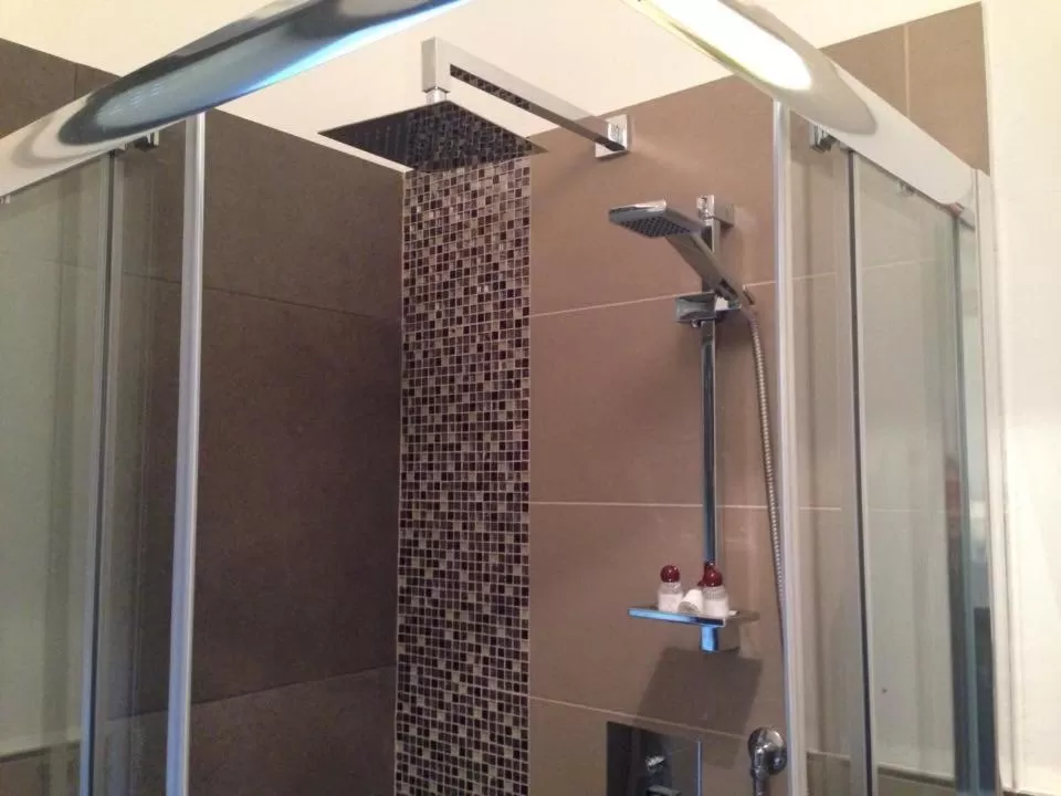 Shower in B&B A Due Passi