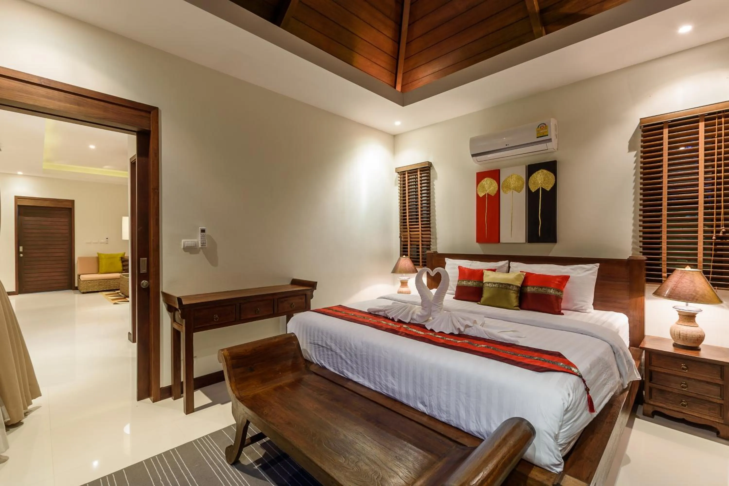 Bed in Inspire Villas Phuket