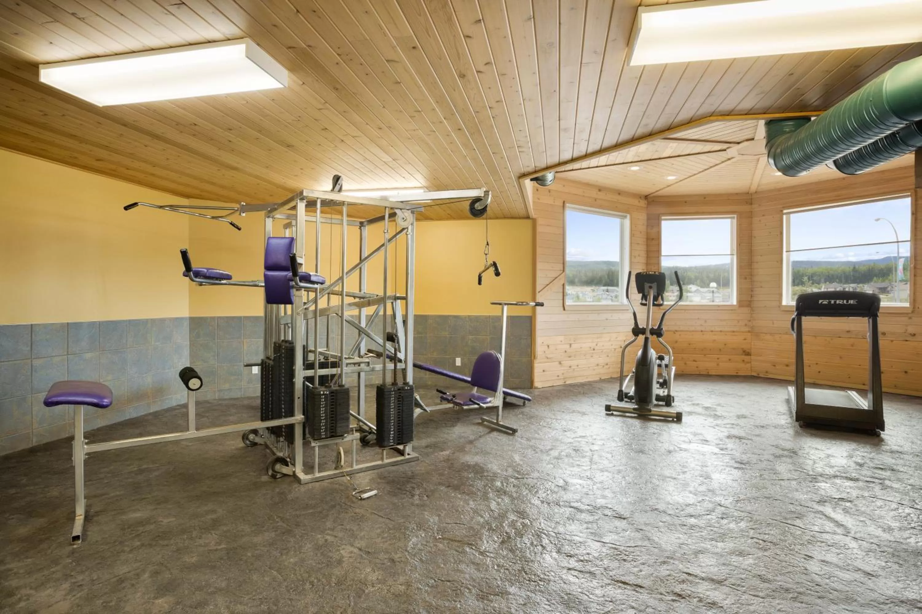 Fitness centre/facilities in Days Inn by Wyndham Hinton