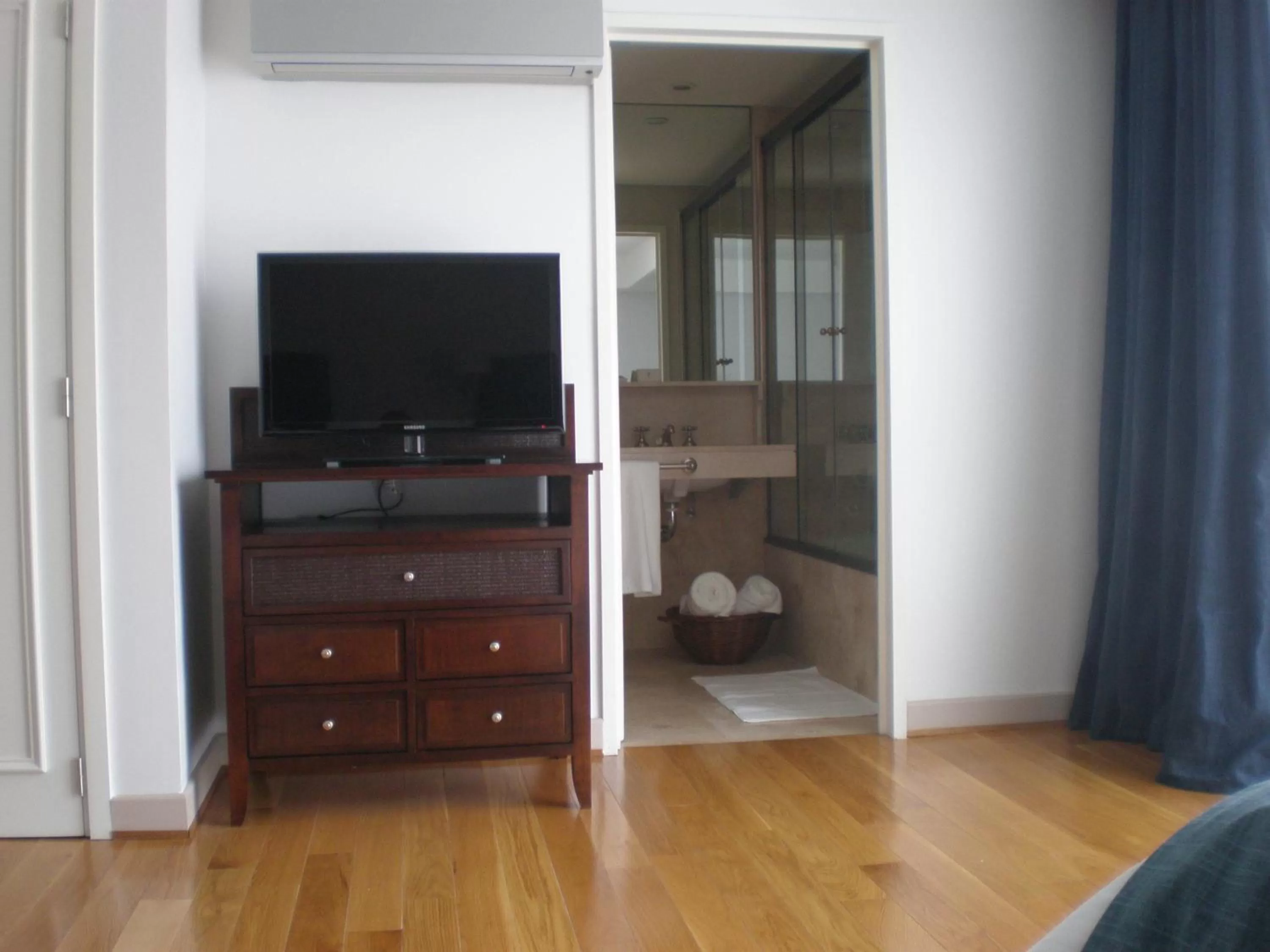 Bedroom in Hotel Club Frances