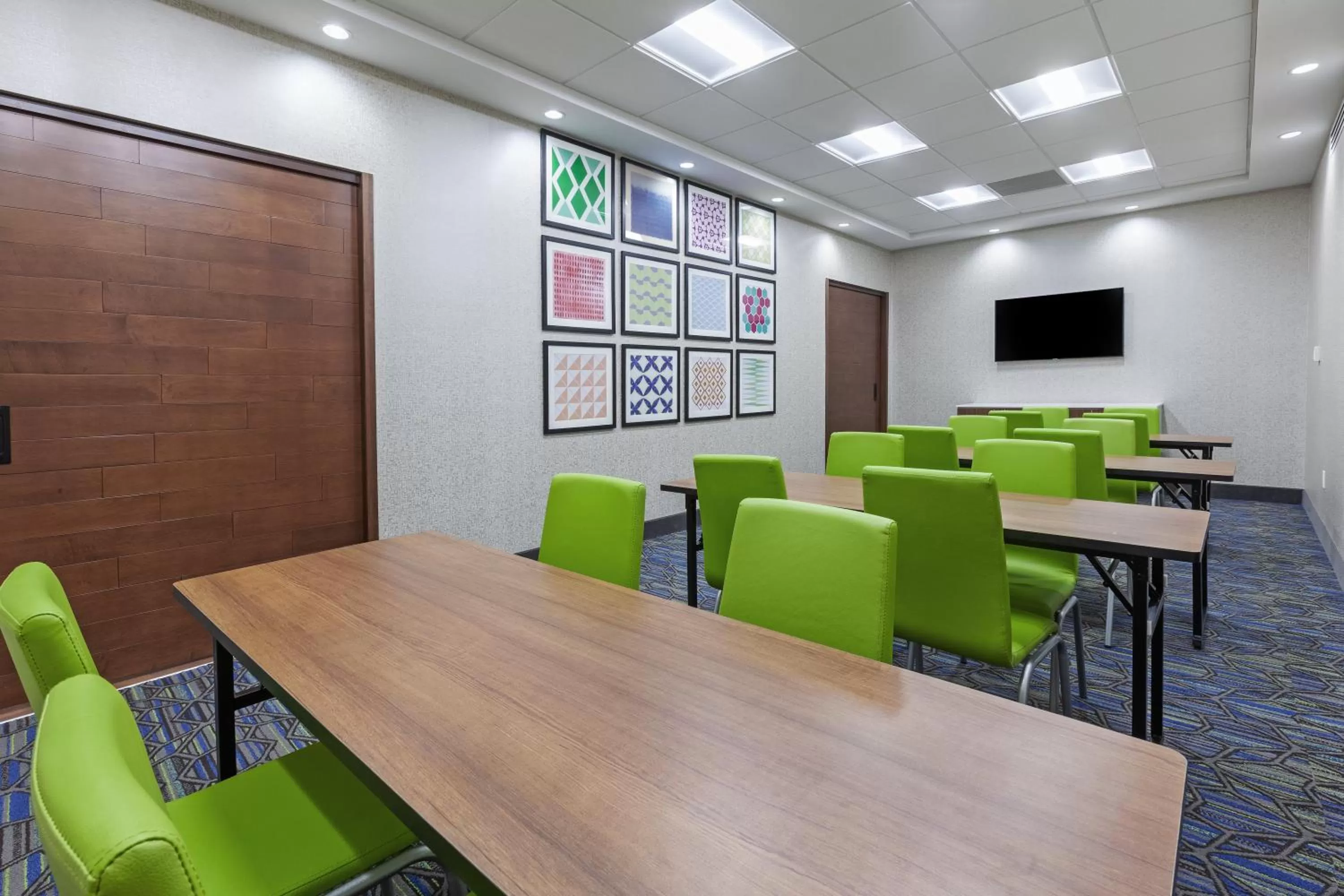 Meeting/conference room in Holiday Inn Express & Suites - Tulsa Northeast - Owasso by IHG