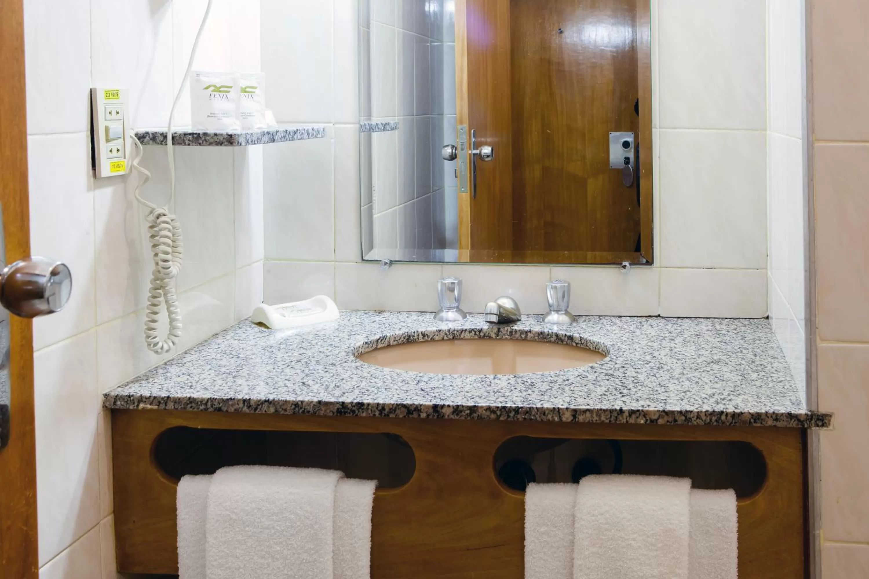 Bathroom in JVA Fenix Hotel