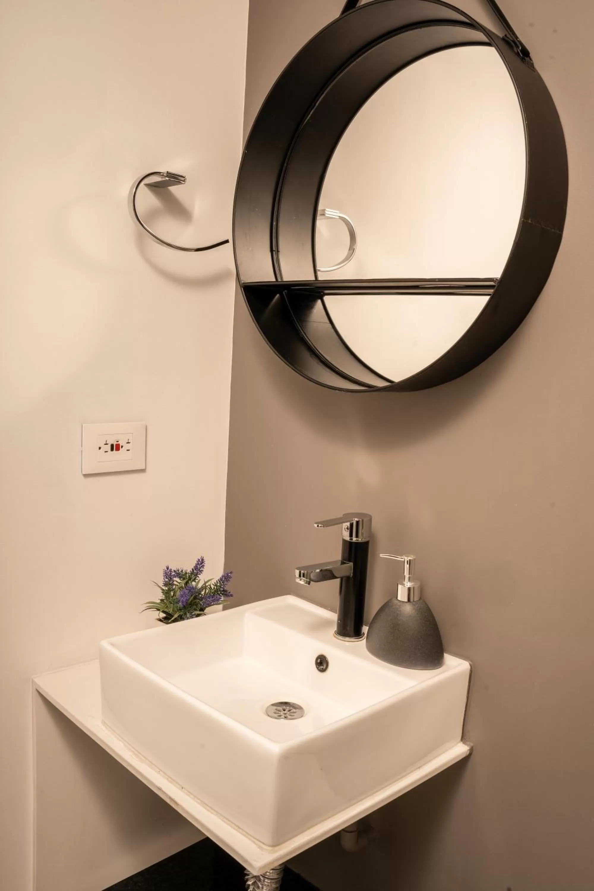 Bathroom in The Coffee Club Apartahotel