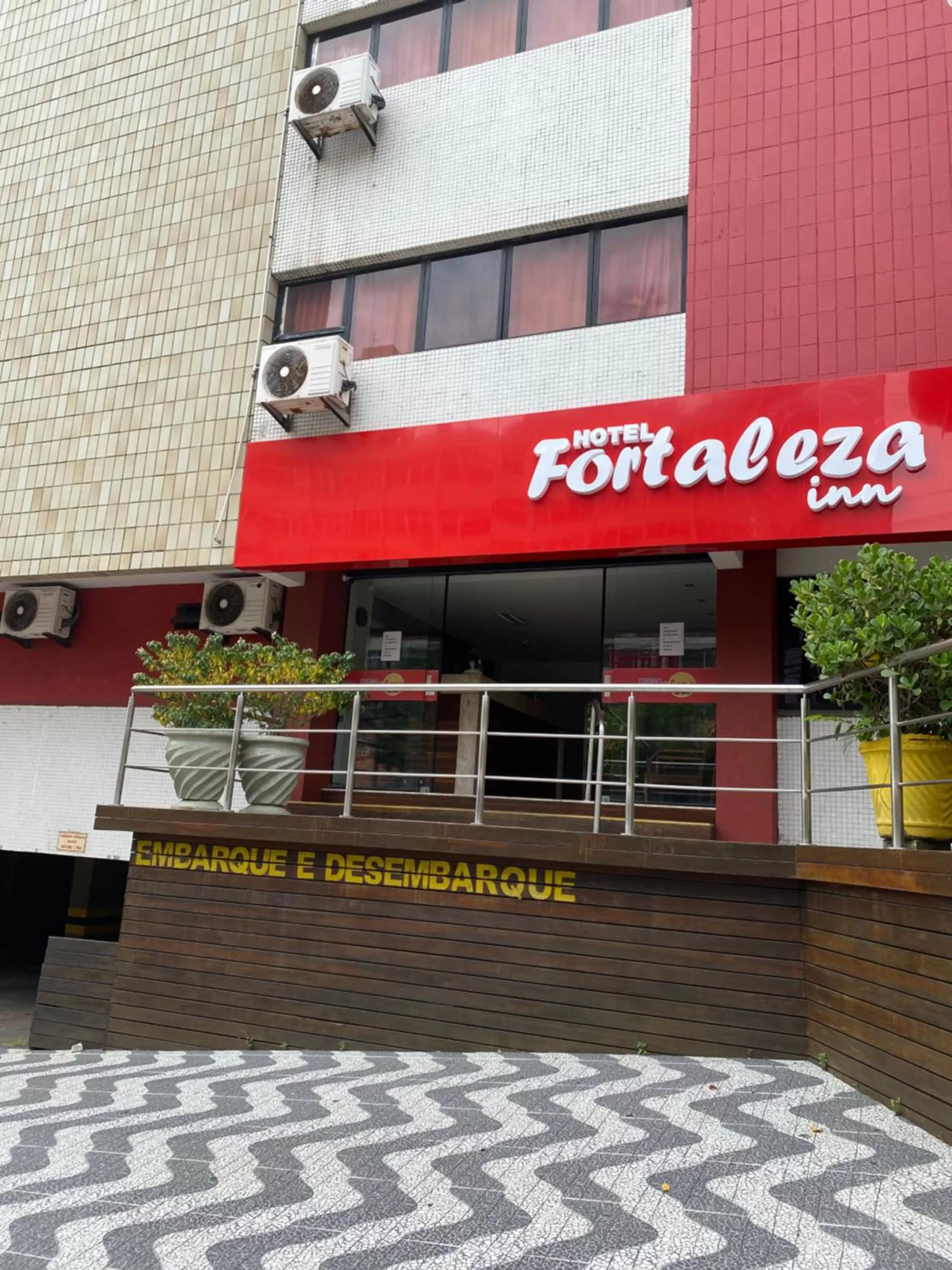 Property building in Hotel Fortaleza Inn