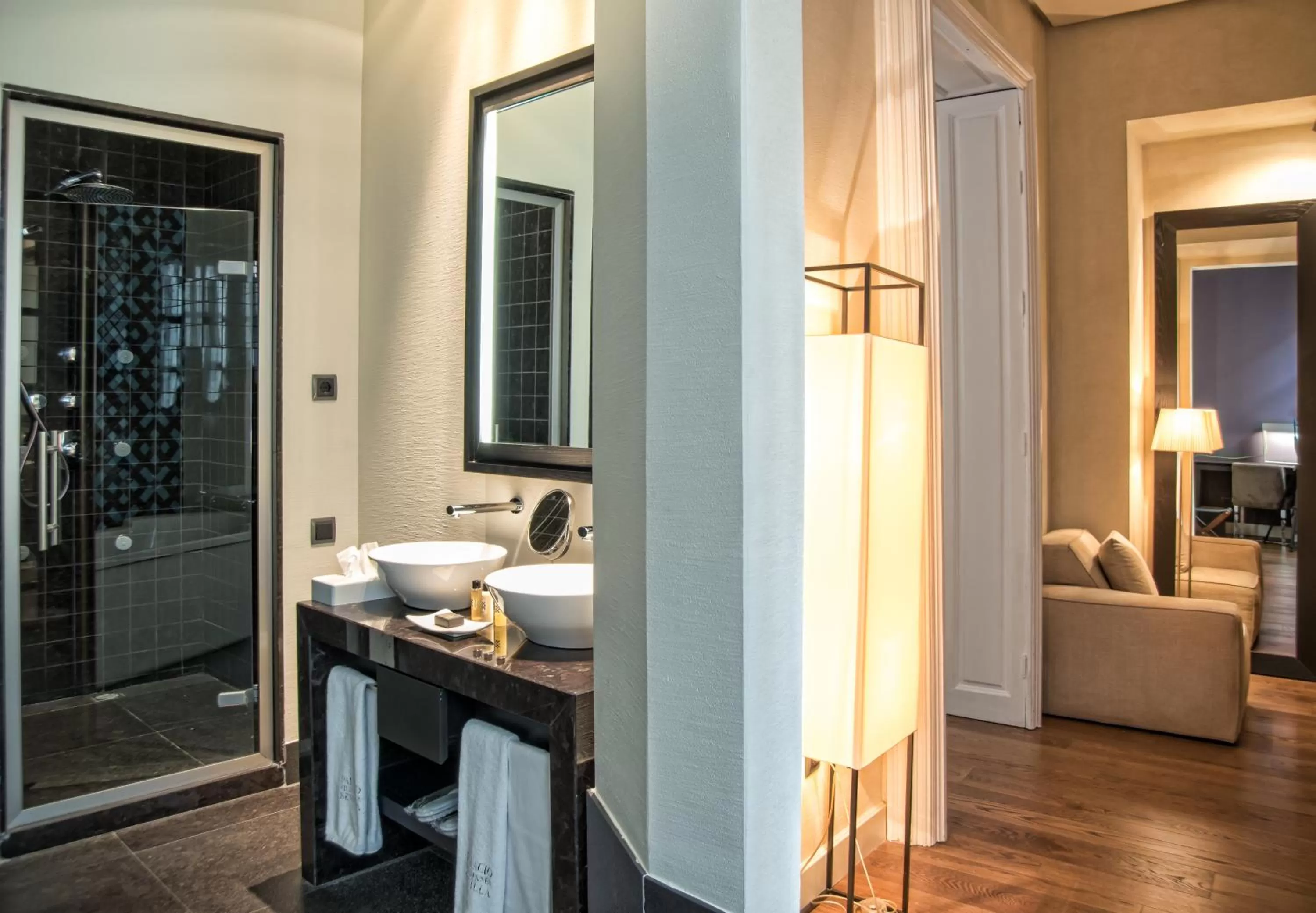 Bed in CoolRooms Palacio Villapanés 5 GL