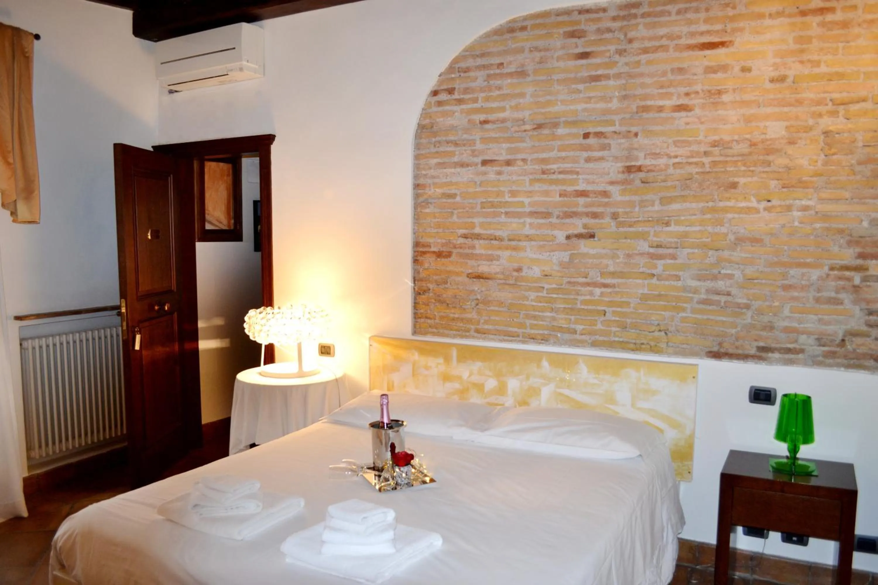Bed in Luxury Trastevere