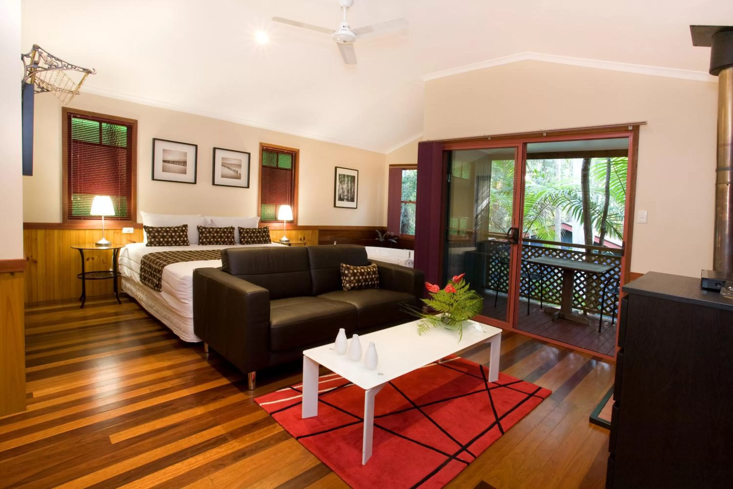 Bed in Amore On Buderim Rainforest Cabins