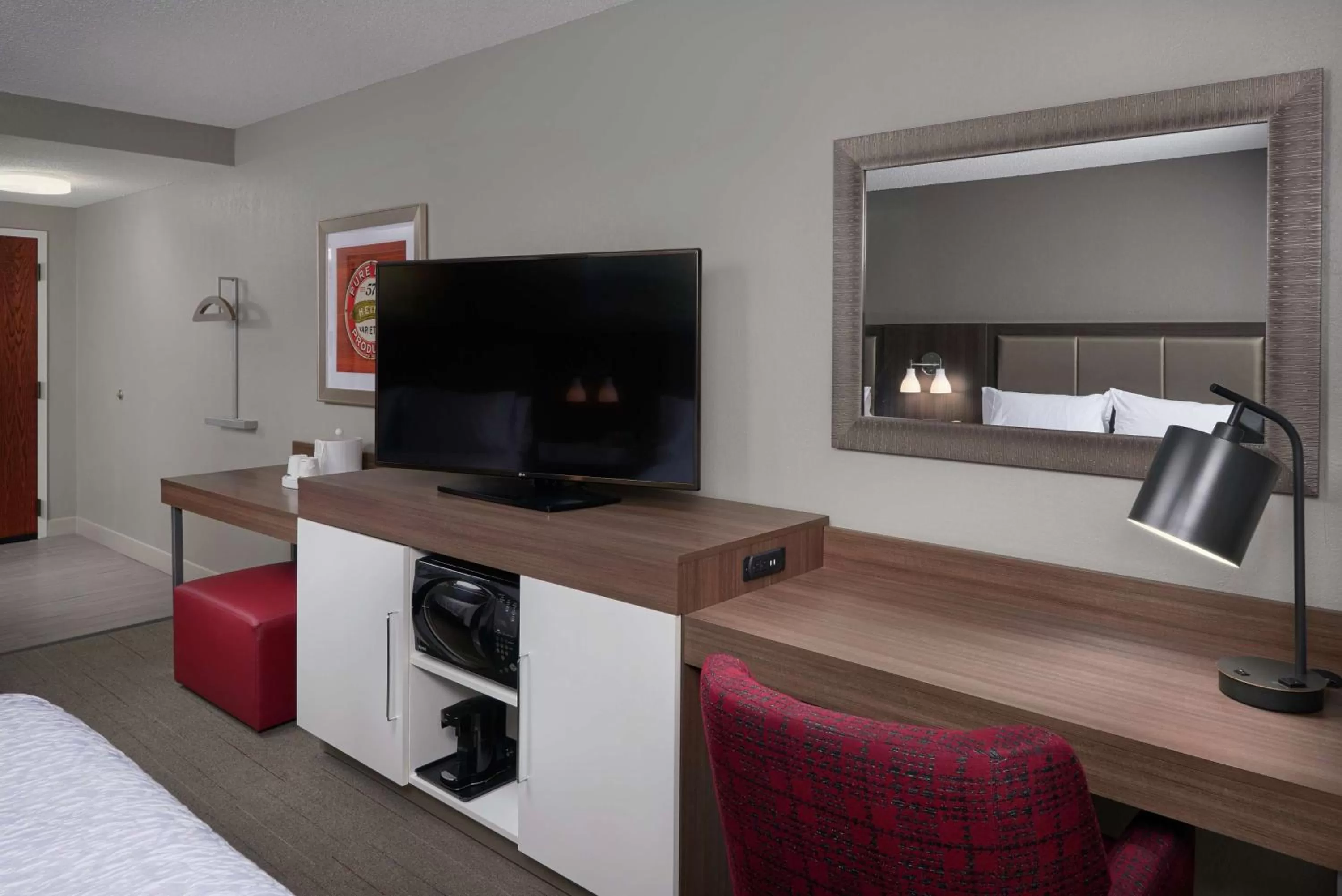 Bedroom, Bed in Hampton Inn & Suites Oxford-Anniston