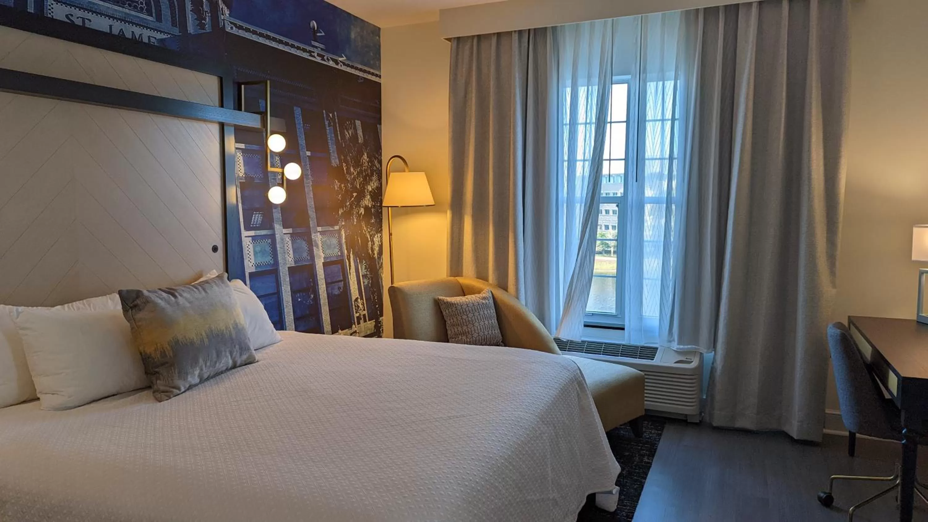 Bedroom, Bed in Hotel Indigo Jacksonville-Deerwood Park by IHG