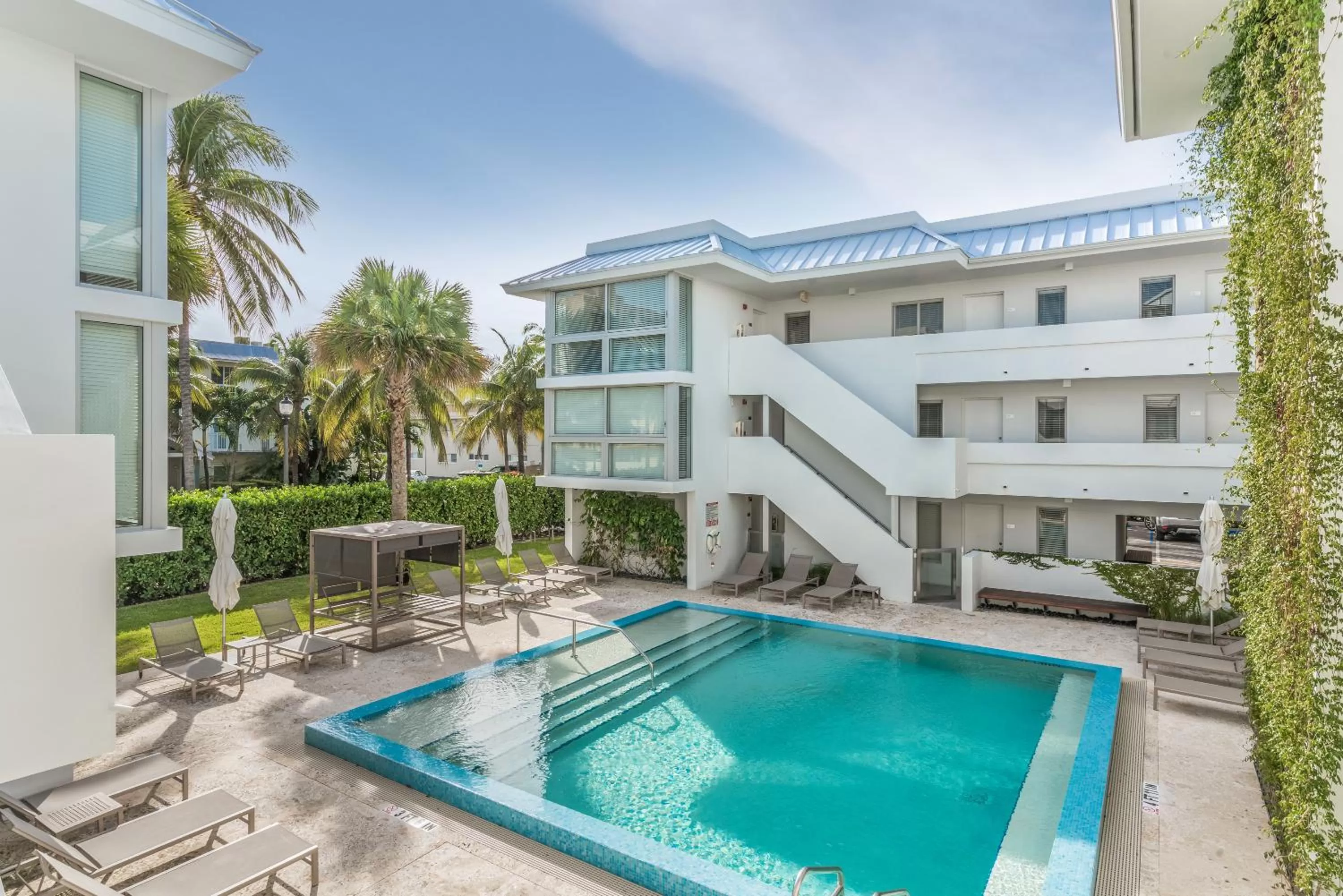 Property building in Beach Haus Key Biscayne Contemporary Apartments