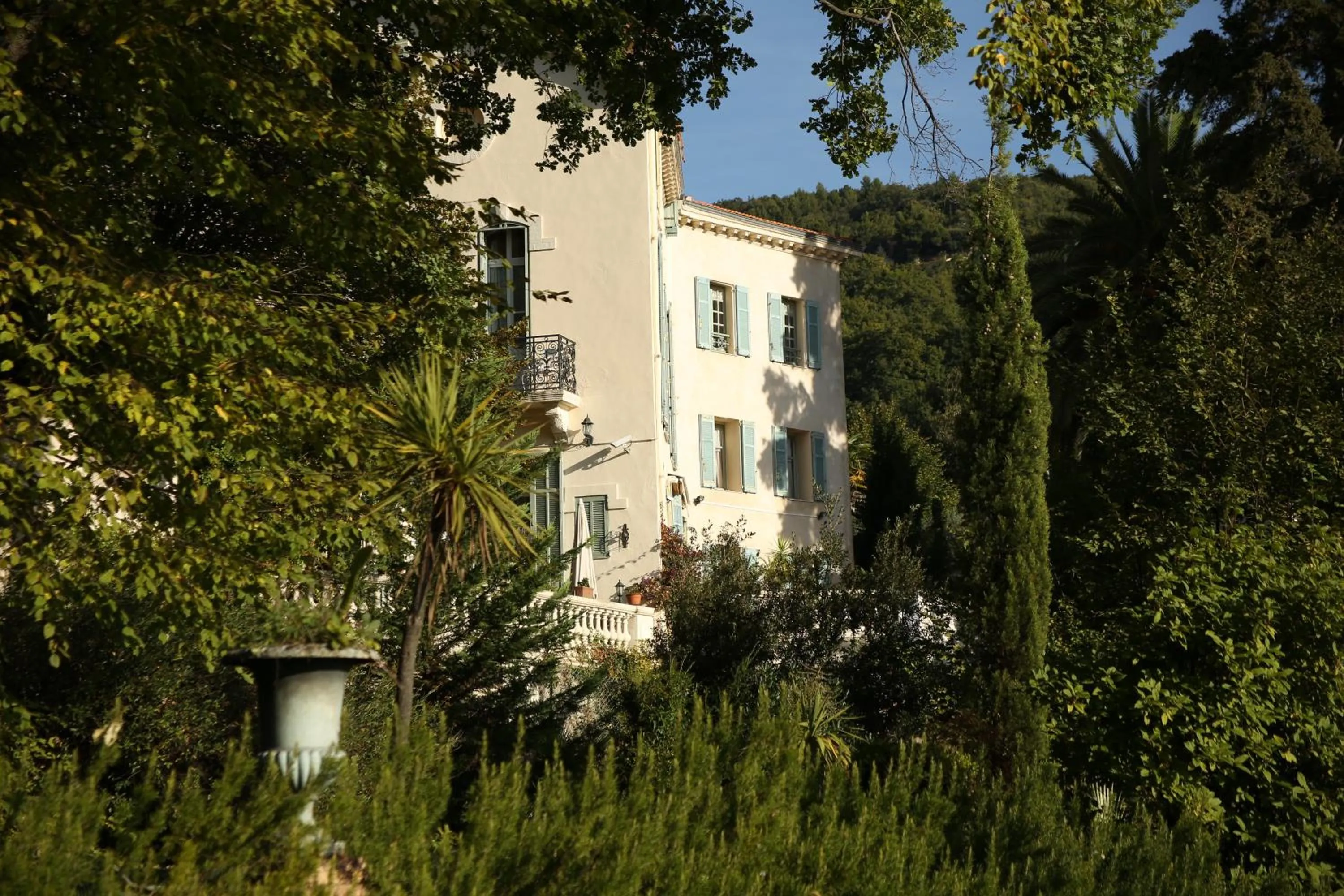 Facade/entrance in Logis Hôtel La Bellaudière