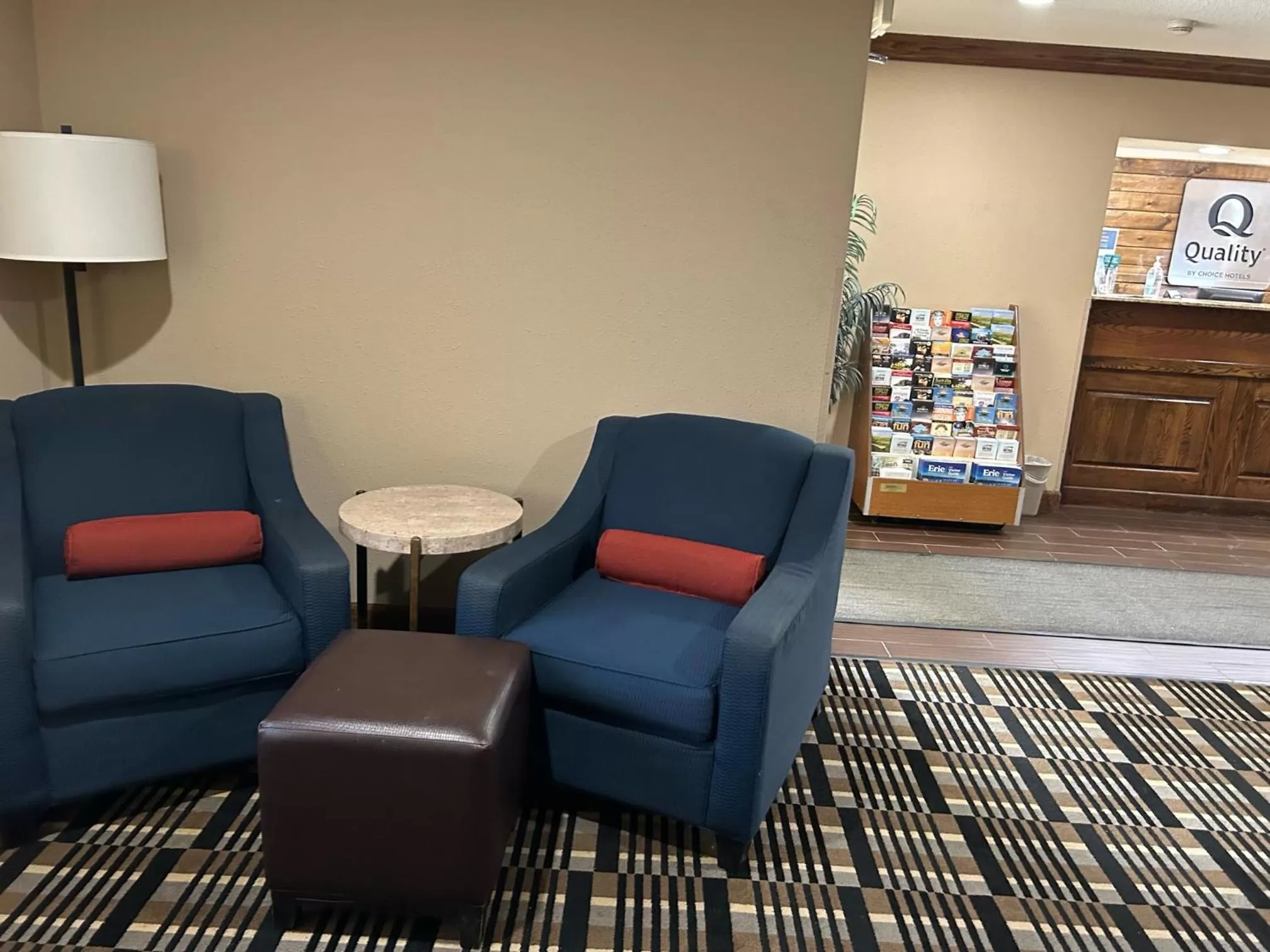 Seating area in Quality Inn & Suites