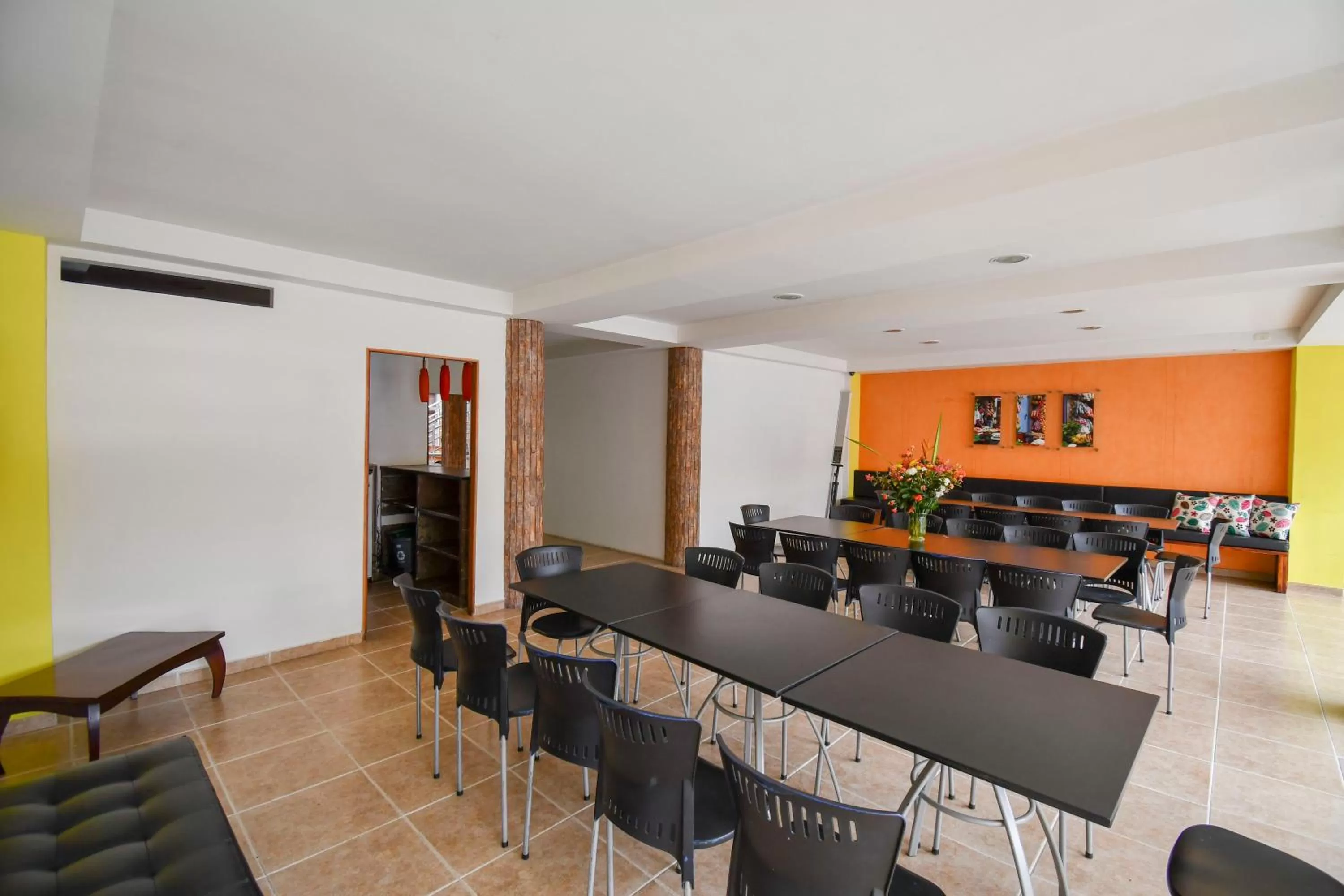 Business facilities in Hotel Mónaco Armenia