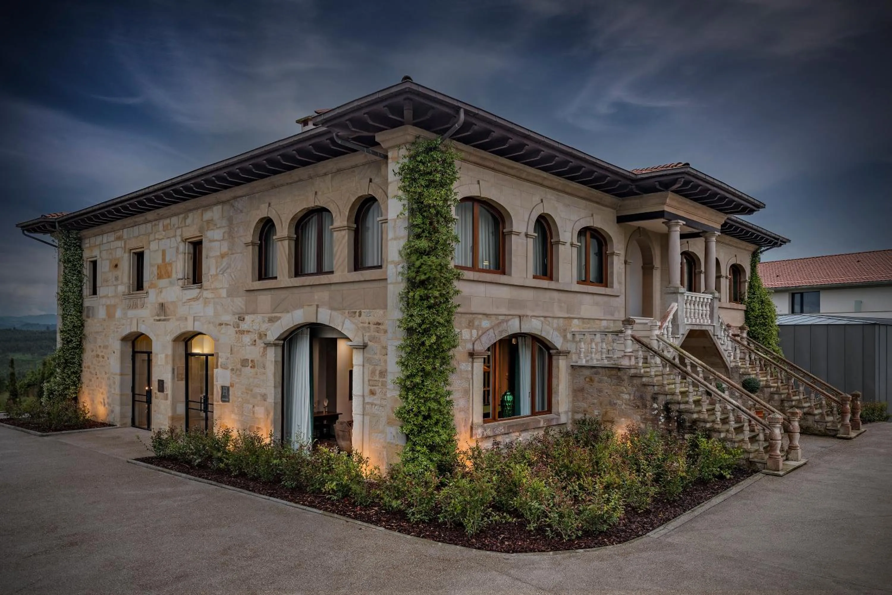 Property building in CoolRooms Palacio de Luces