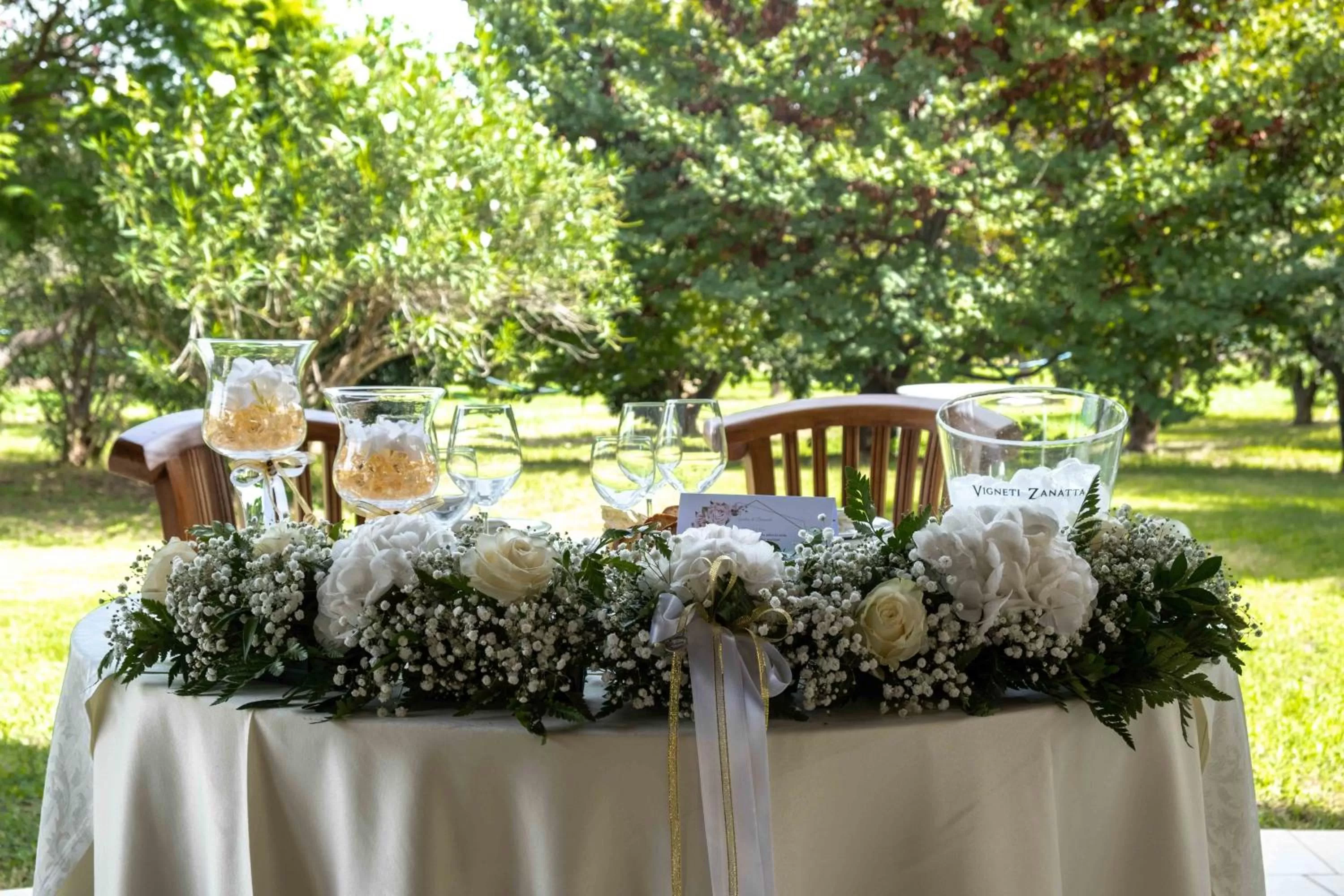 Restaurant/places to eat in Hotel Domu Incantada