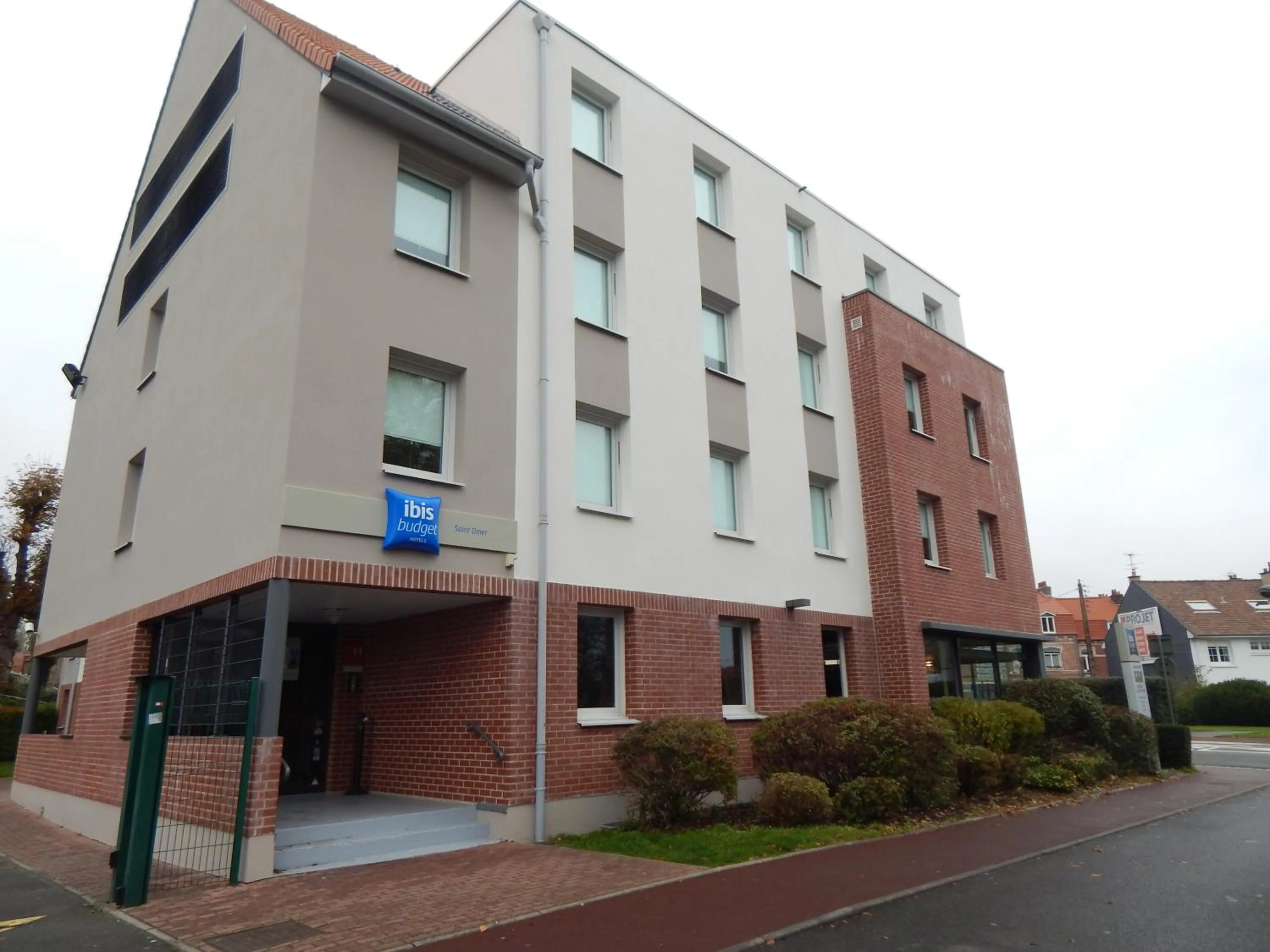 Facade/entrance in ibis budget Saint-Omer Centre