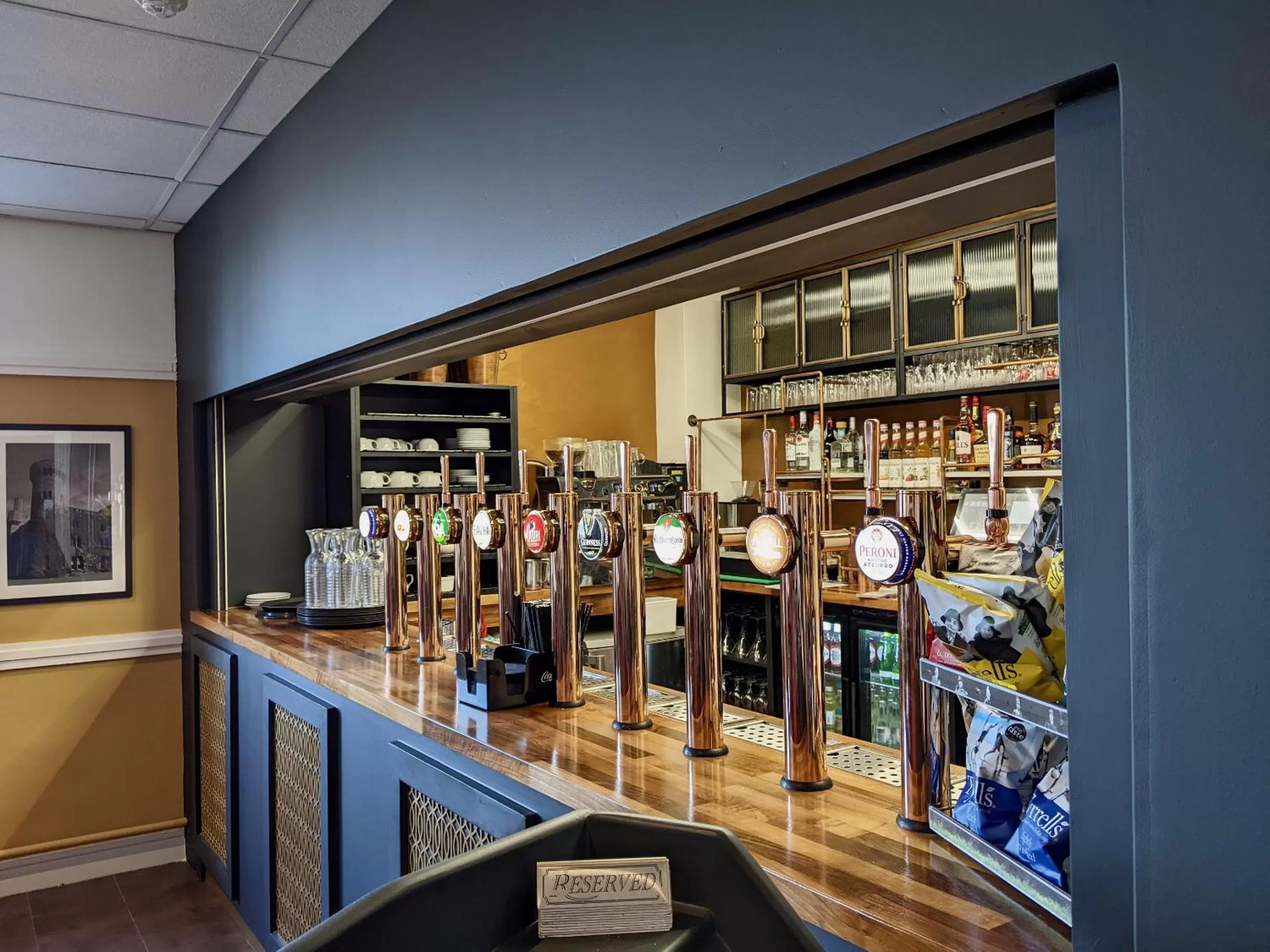 Lounge or bar in The Beaches Hotel and Spa