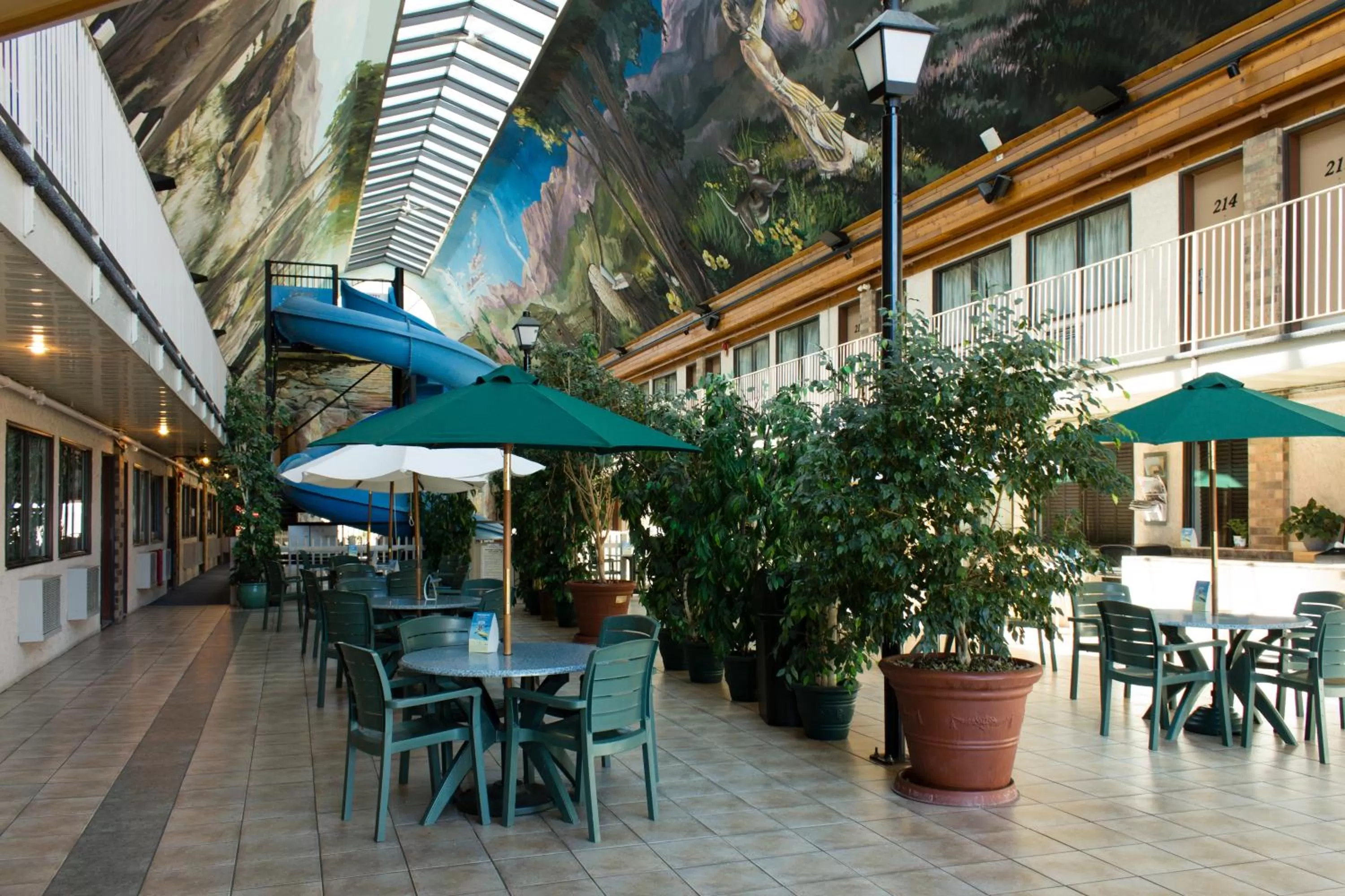 Balcony/Terrace in Days Inn by Wyndham Lethbridge