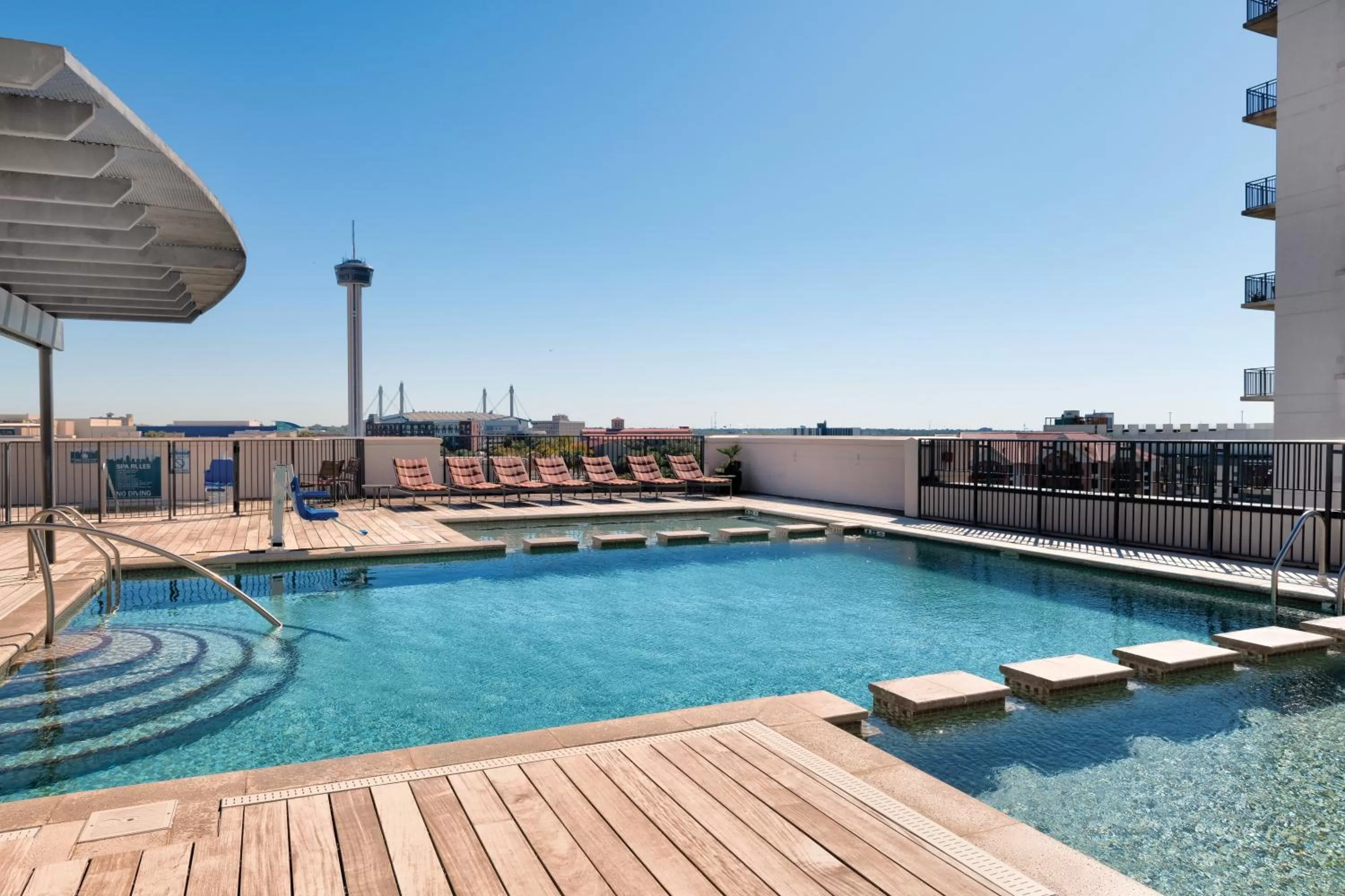 Swimming pool in Club Wyndham La Cascada