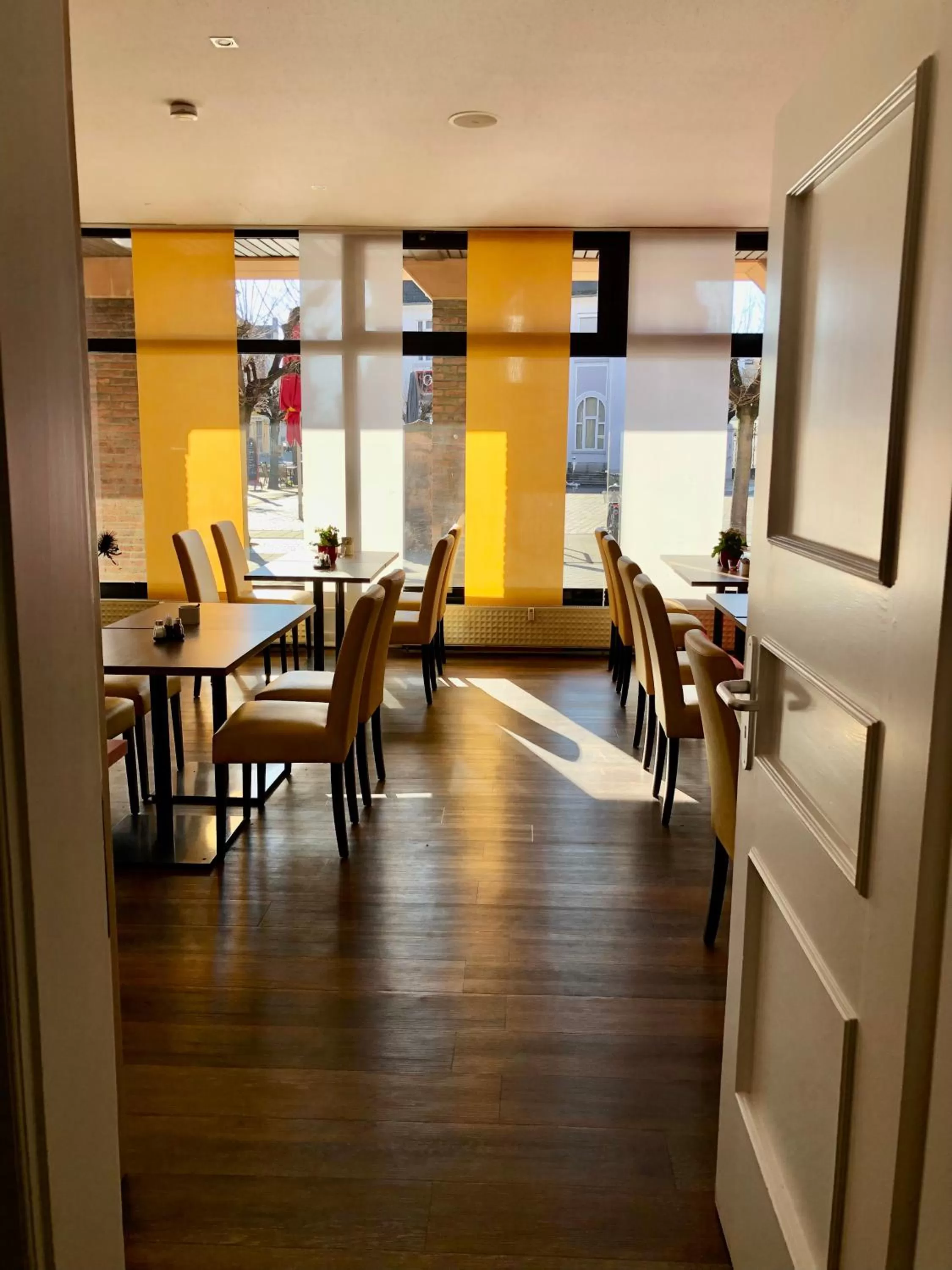 Breakfast in Montana Hotel Köln-Bonn Airport