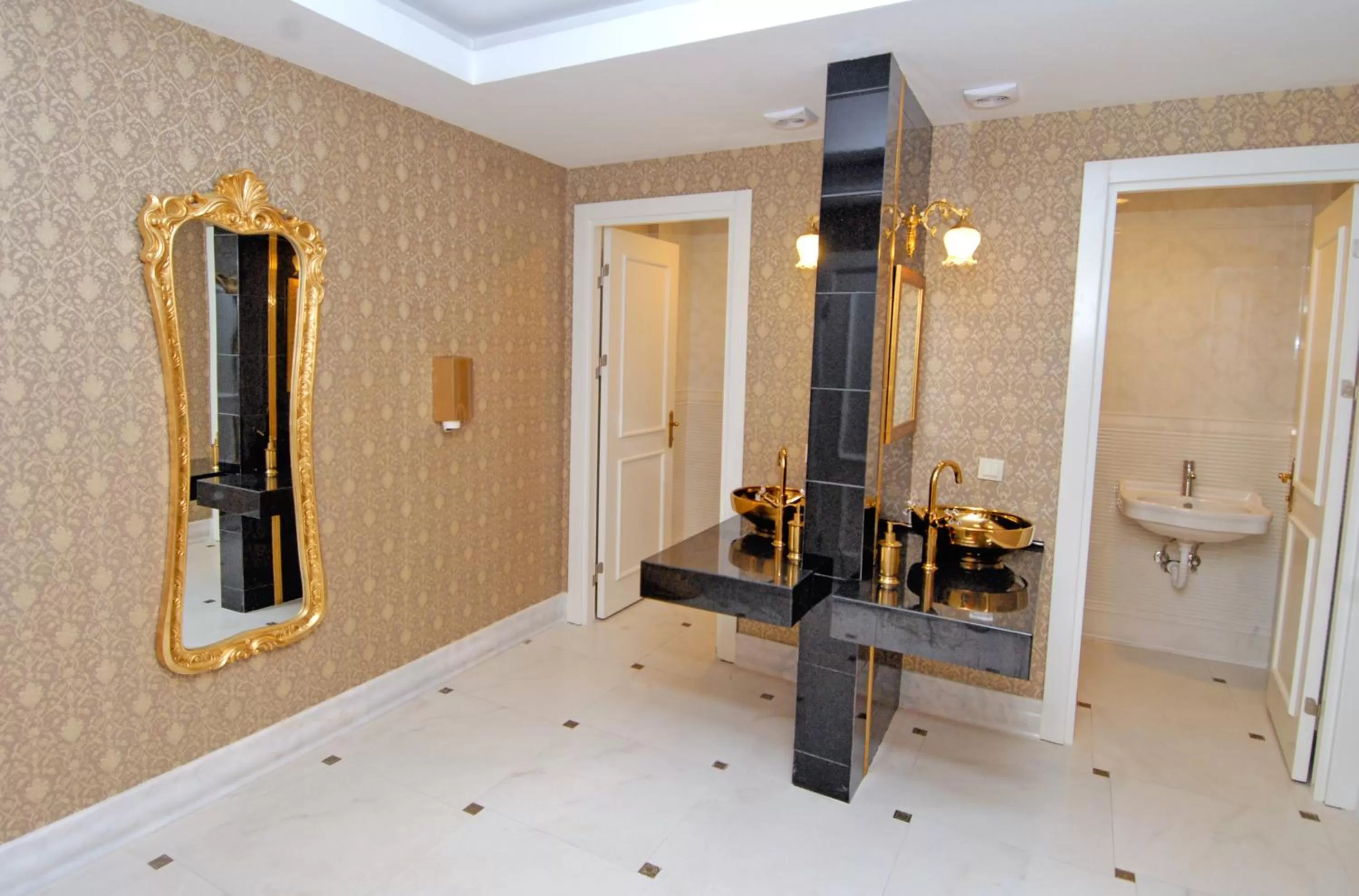 Bathroom in Aspen Hotel Kaleiçi