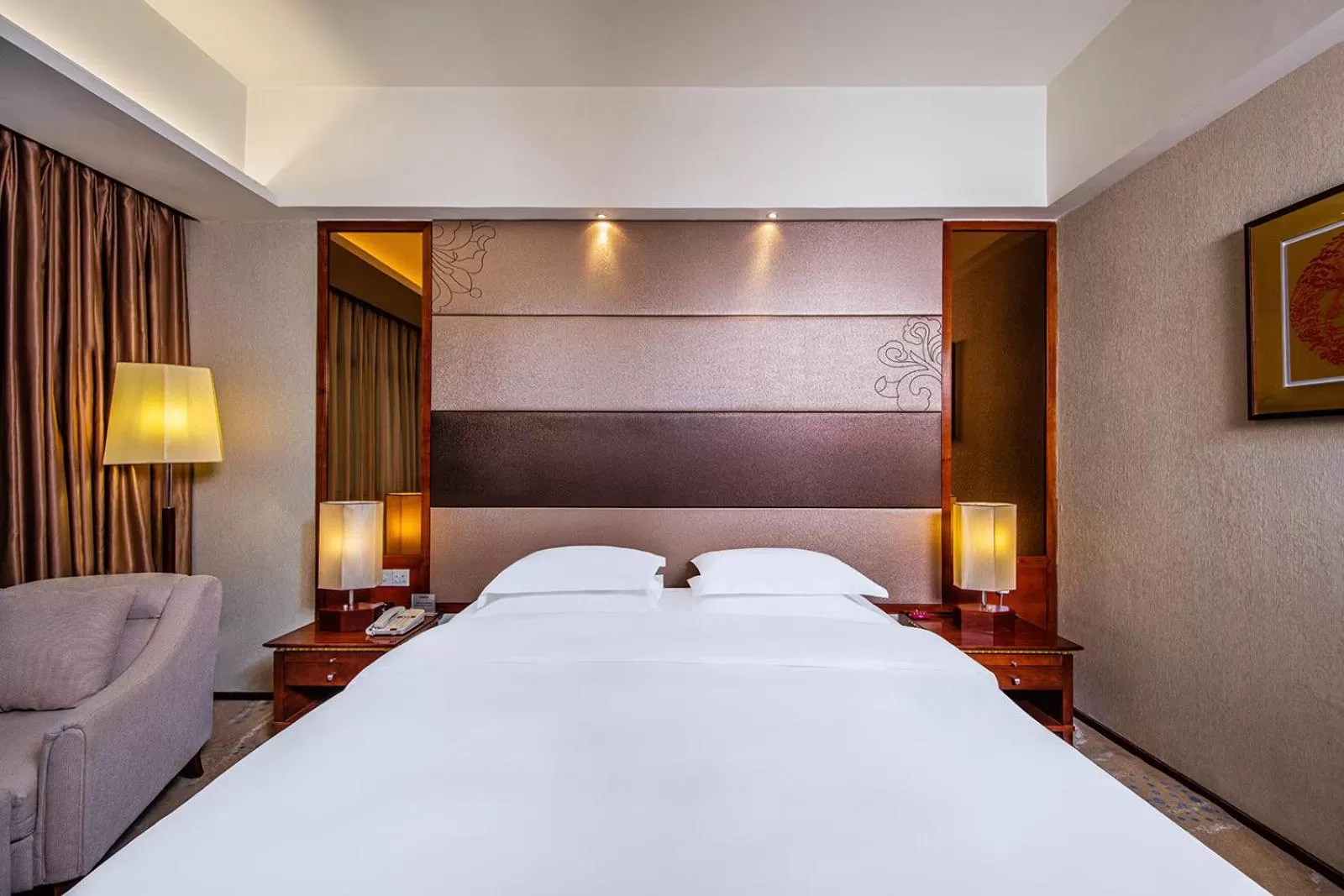 Bedroom, Bed in Crowne Plaza Foshan by IHG