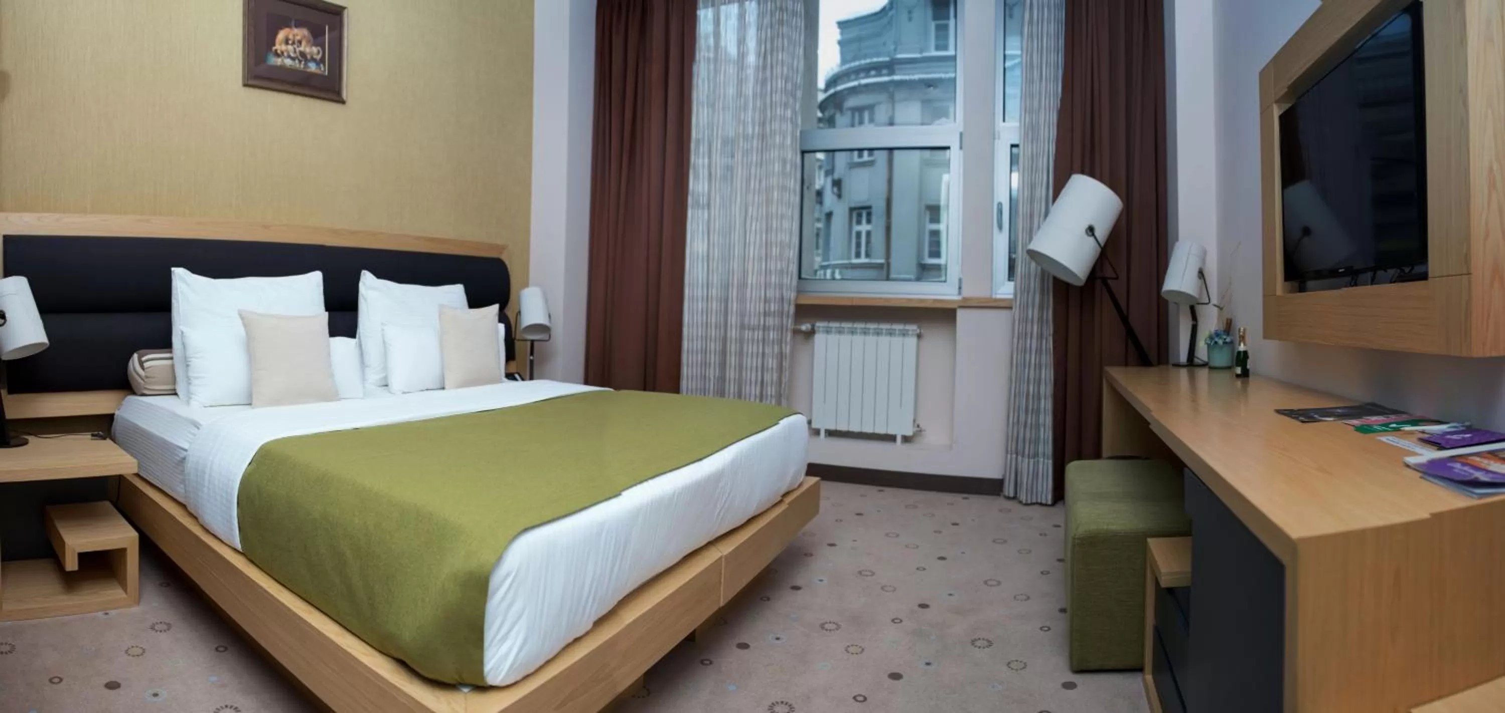 Bed in Atera Business Suites