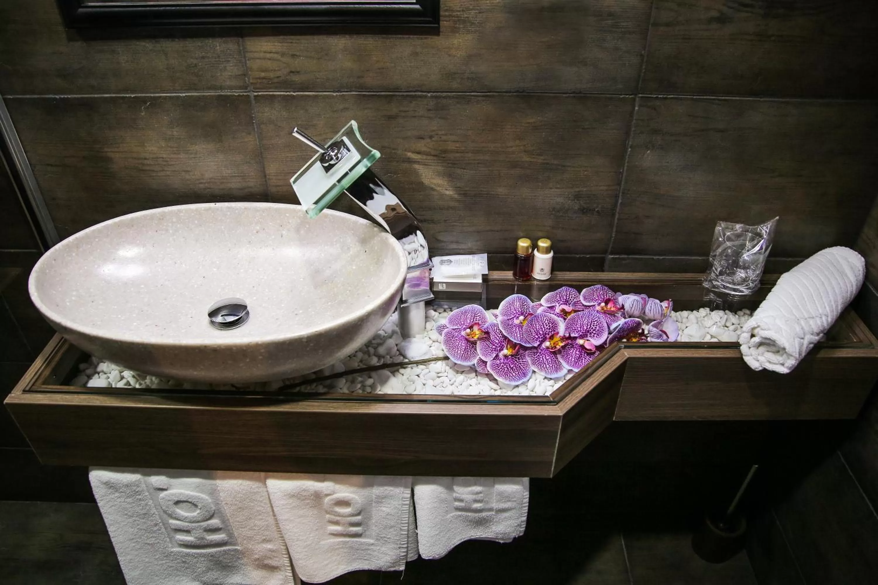 Bathroom in Garni Hotel Zen free parking