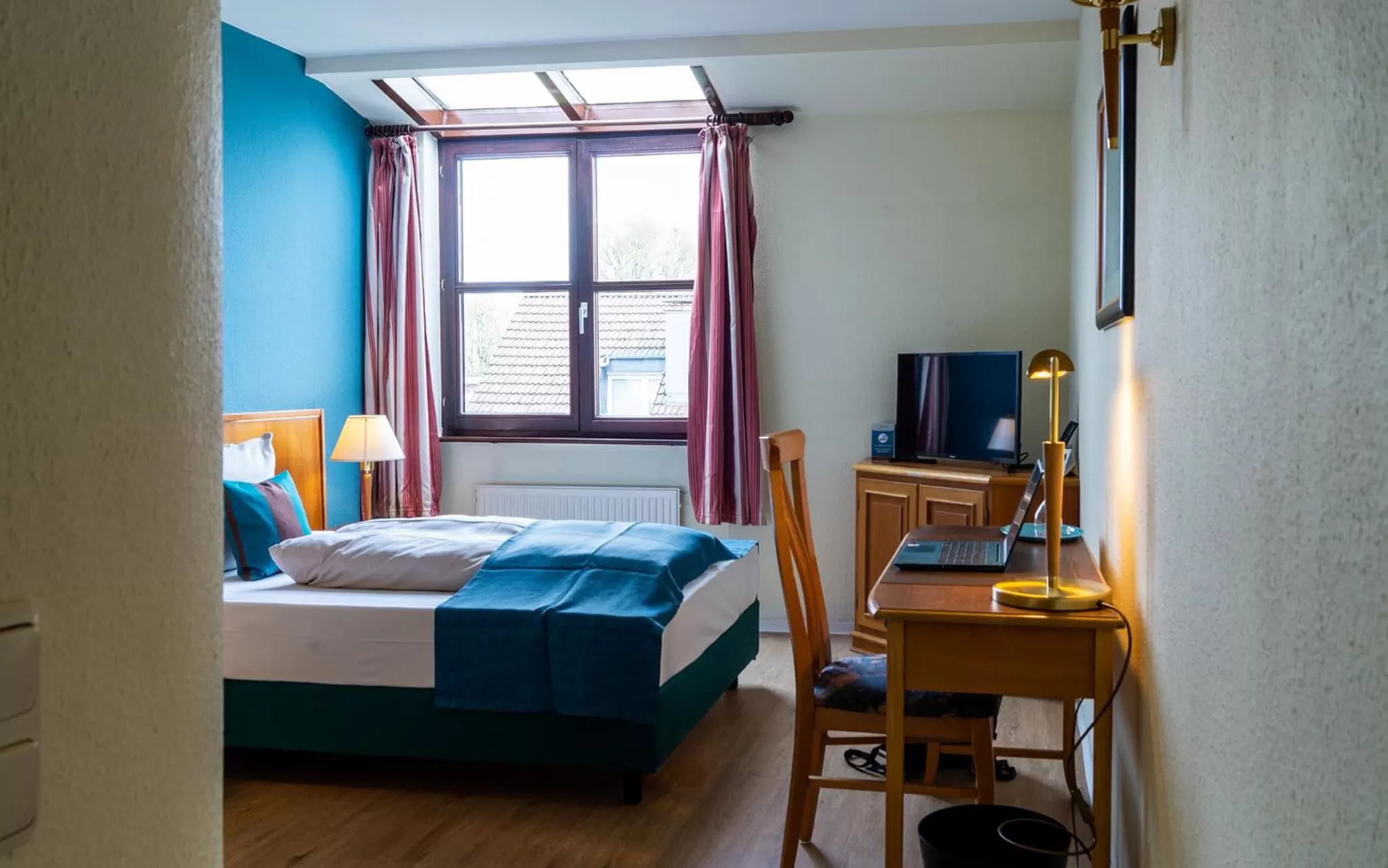 TV and multimedia, Bed in Trip Inn Bristol Hotel Mainz