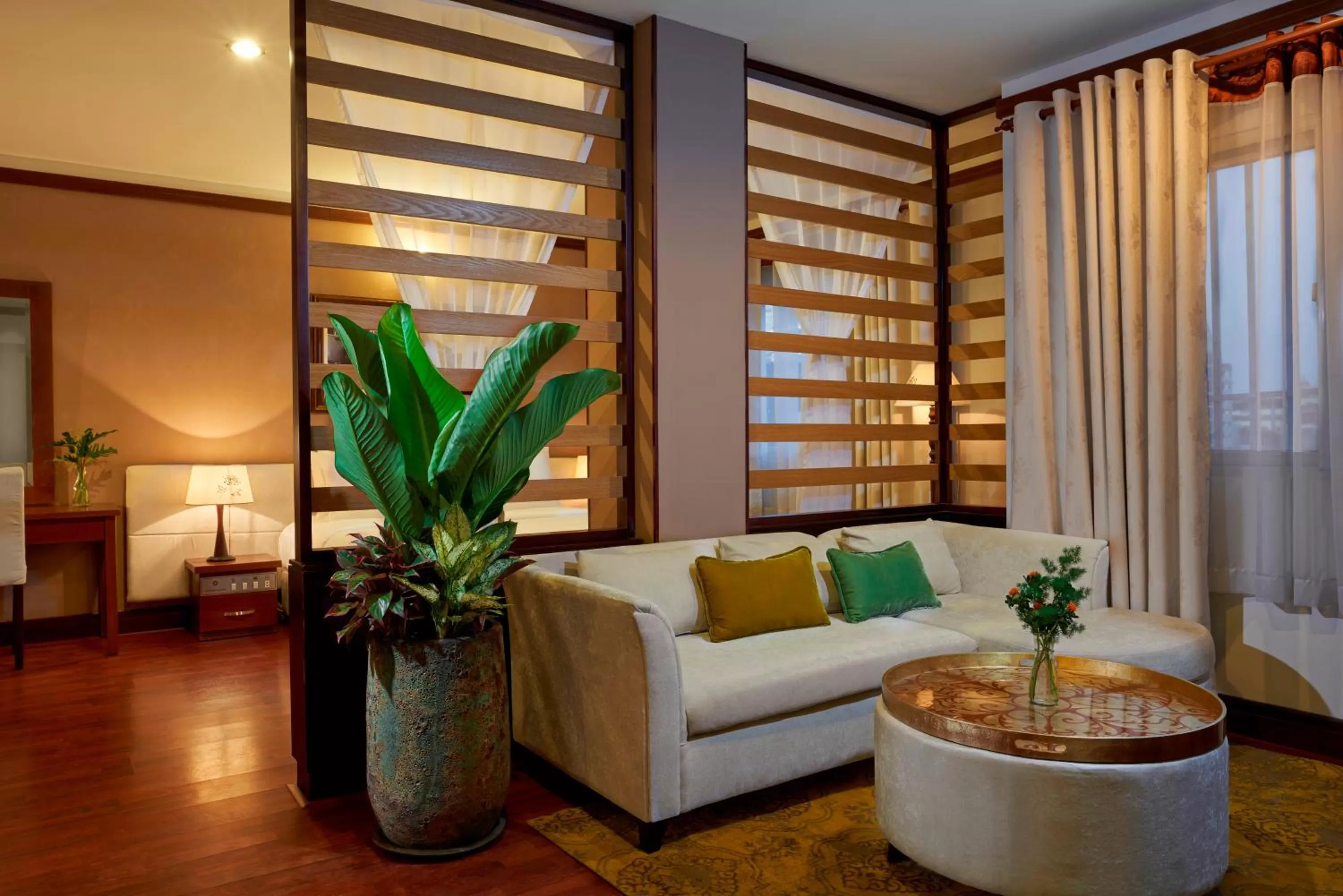 Photo of the whole room, Bed in Prostyle Hotel Ho Chi Minh プロスタイルホテルホーチミン